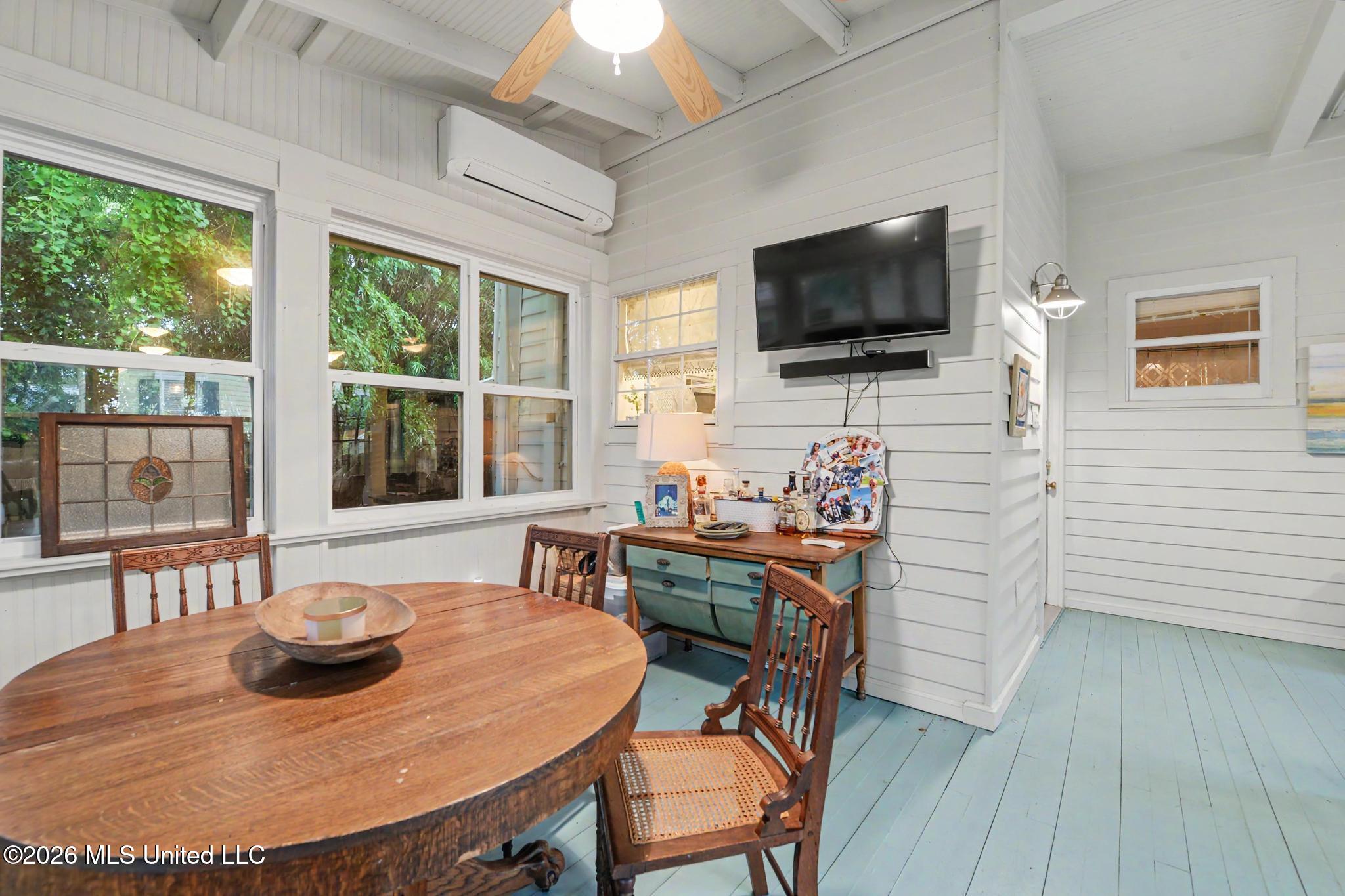 303 State Street Property Photo 23