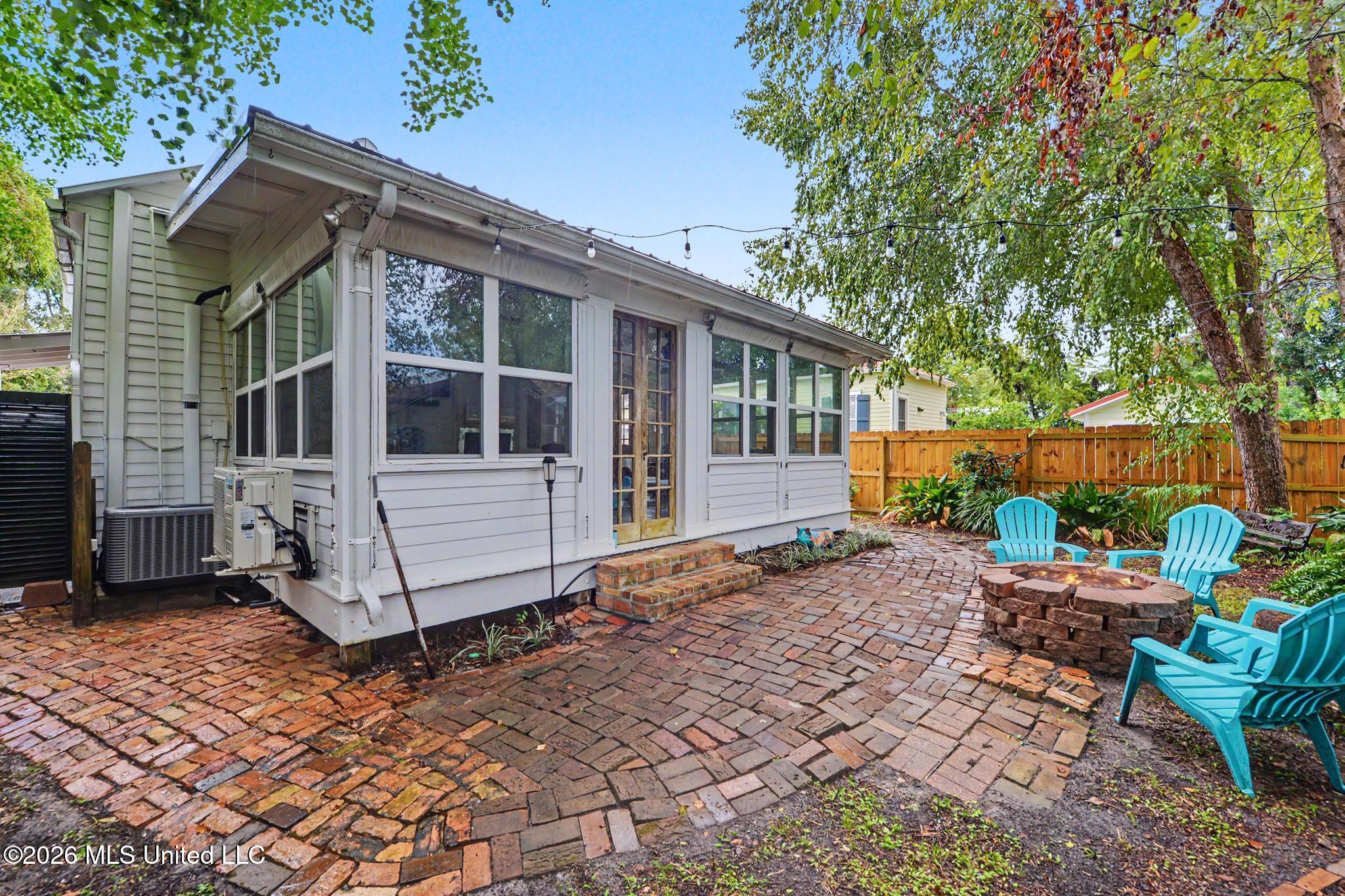 303 State Street Property Photo 24