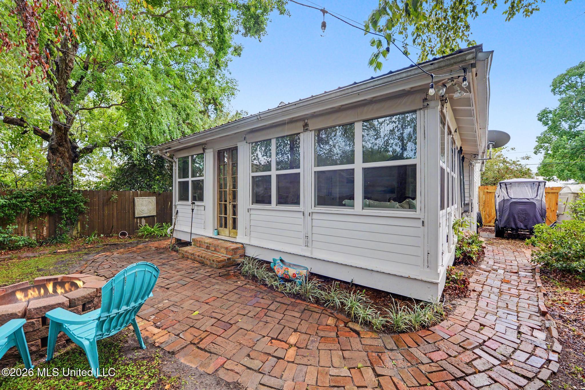 303 State Street Property Photo 26