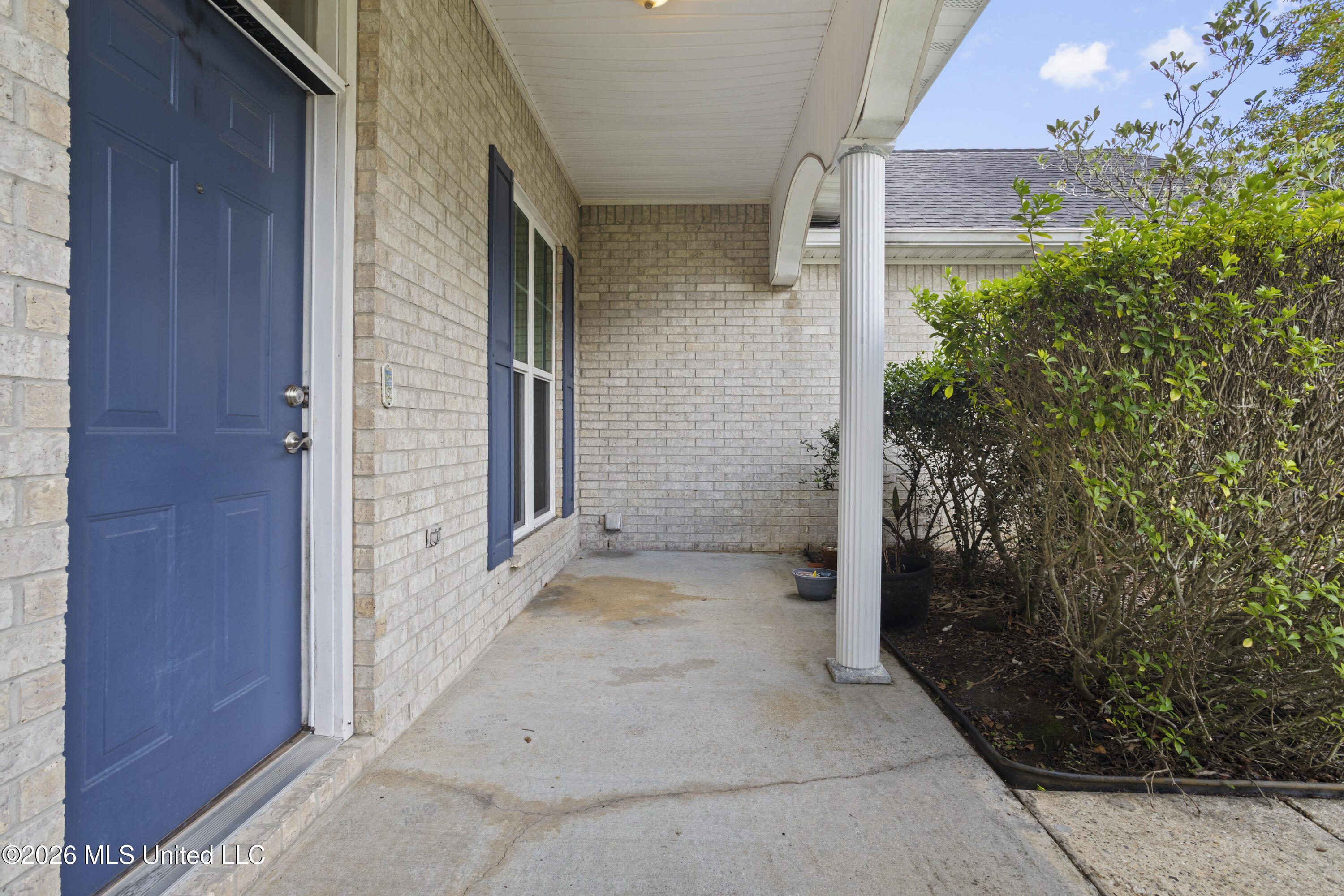 3104 Stonewood Drive Property Photo 2