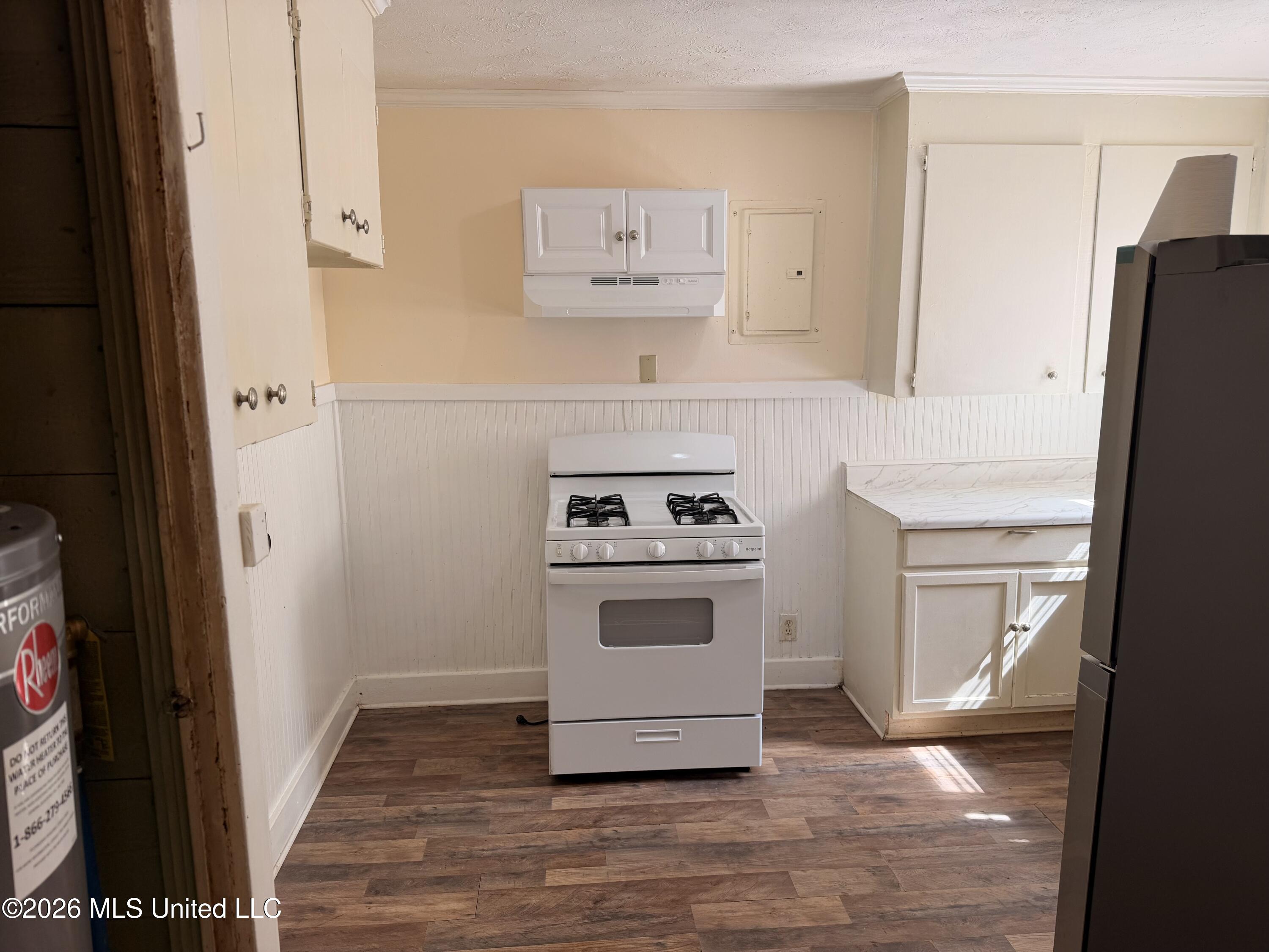 4838 Woodmont Drive Property Photo 14