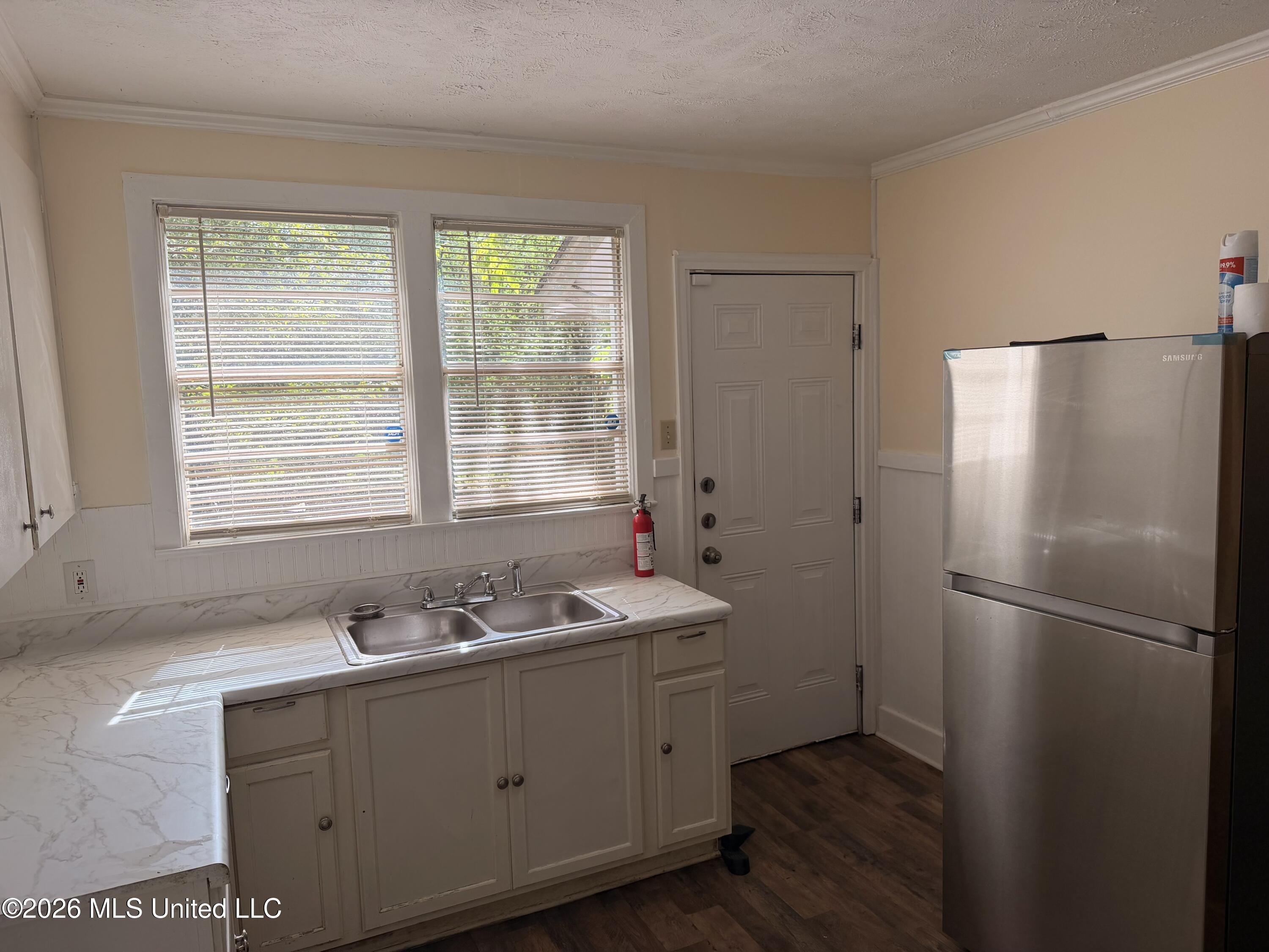 4838 Woodmont Drive Property Photo 15