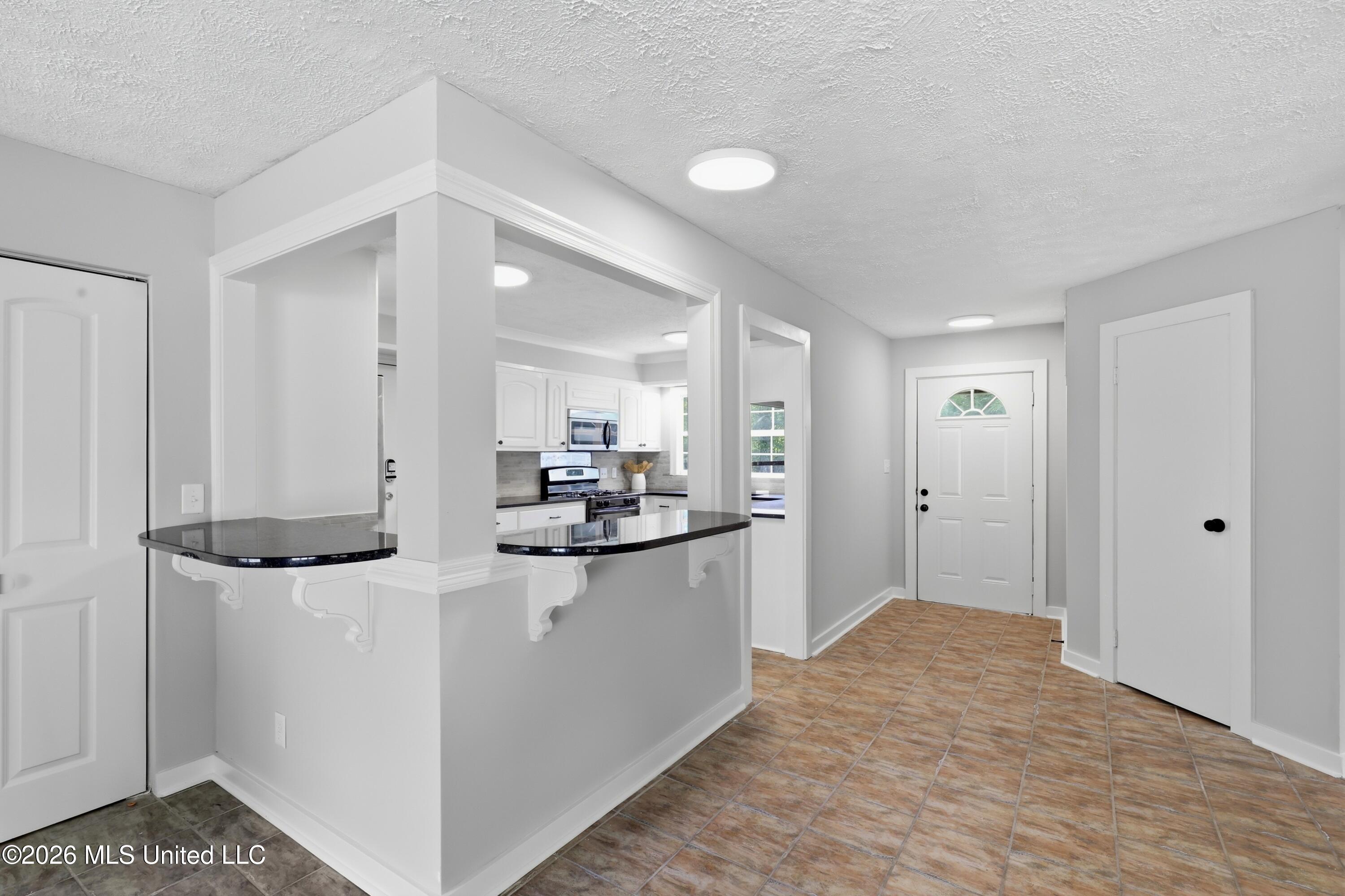 728 Colonial Circle Property Photo 16