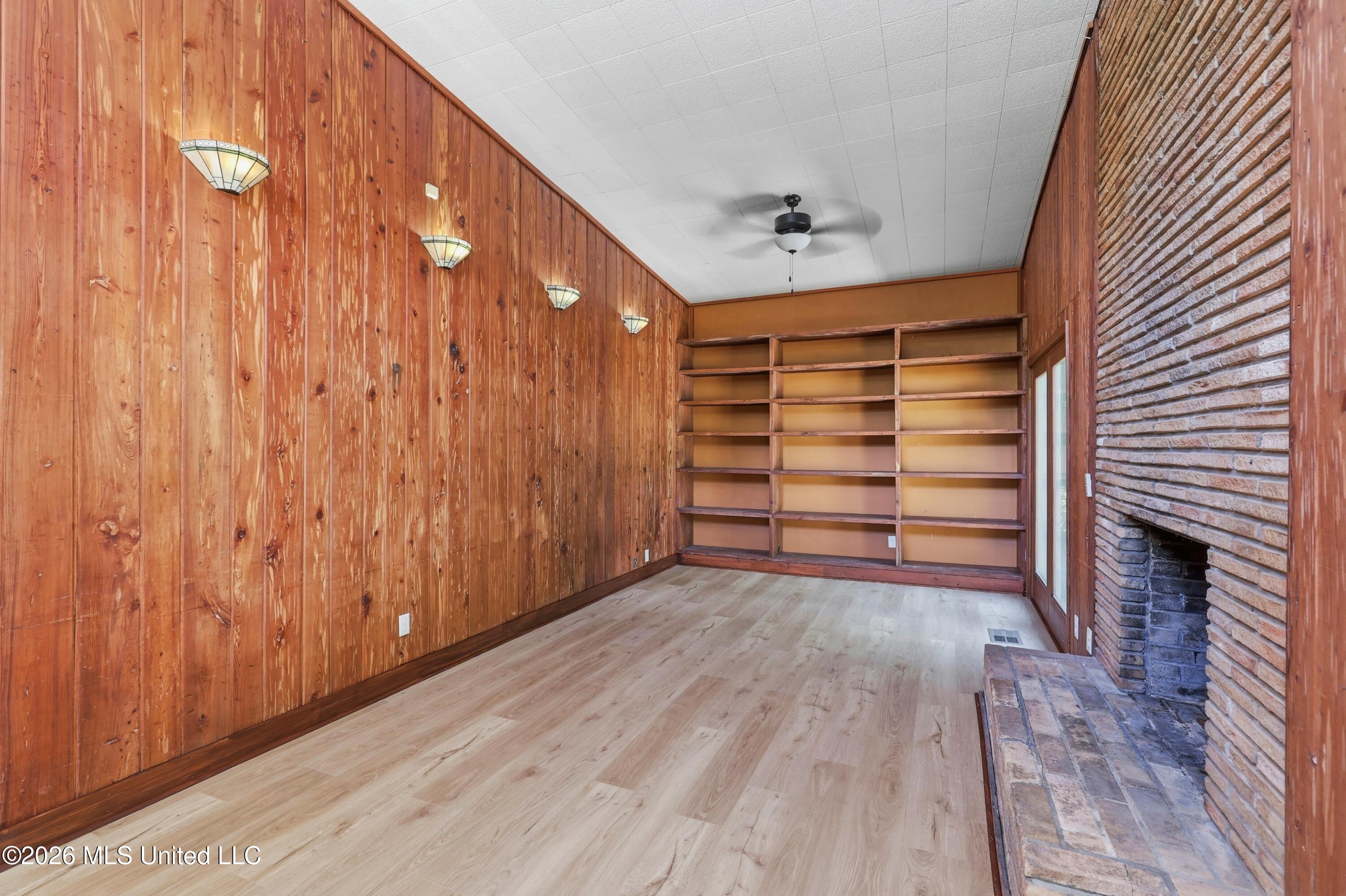 728 Colonial Circle Property Photo 25