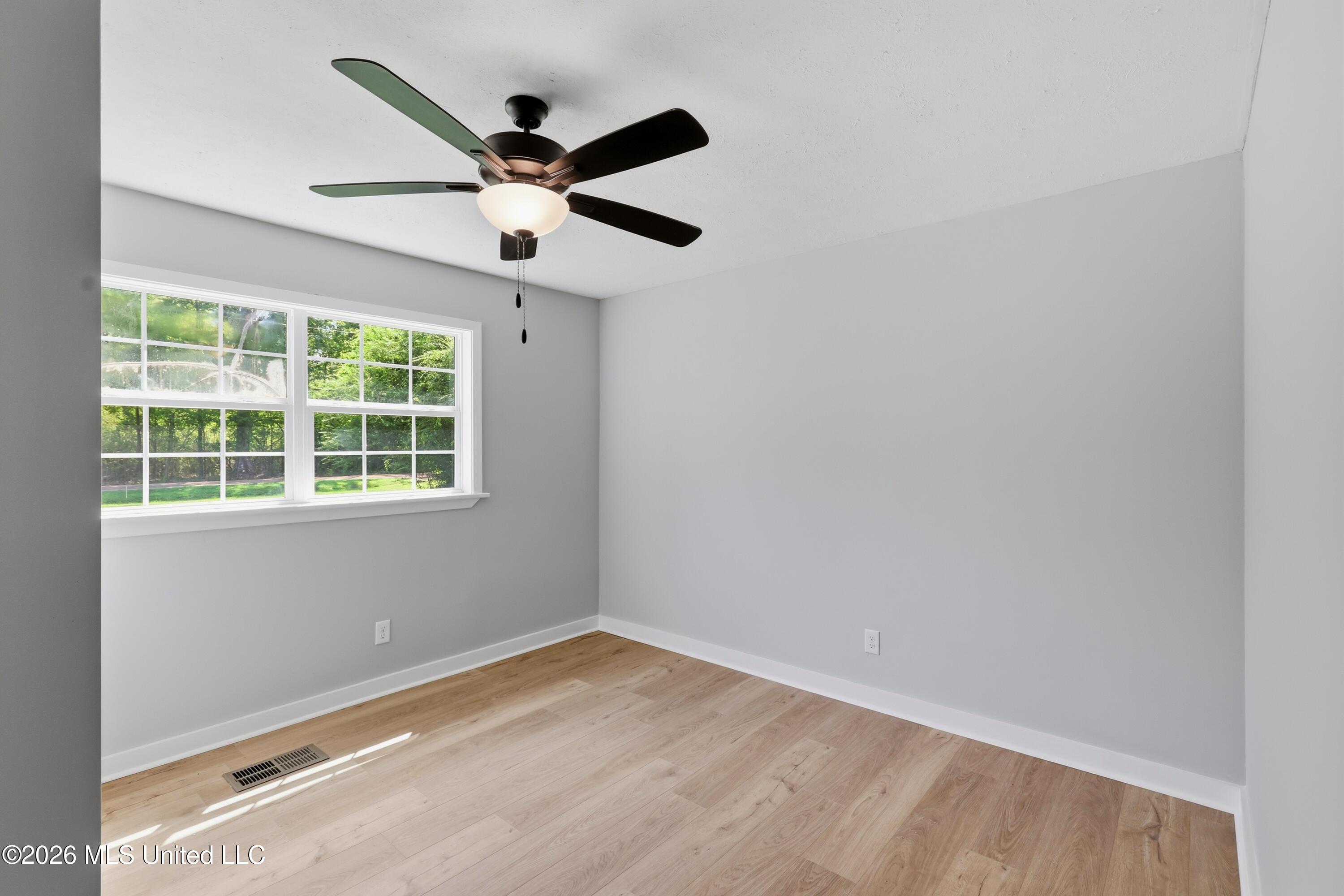 728 Colonial Circle Property Photo 27
