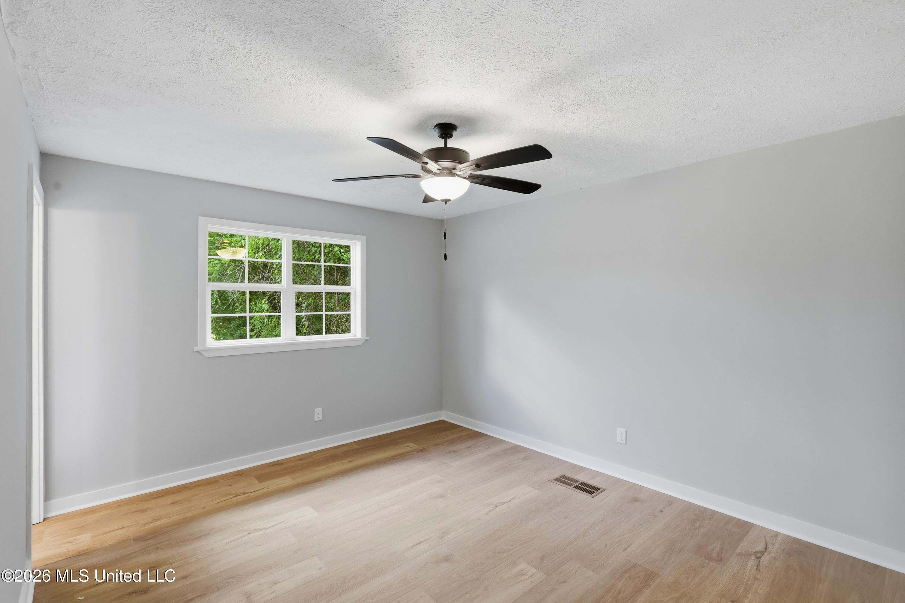 728 Colonial Circle Property Photo 32