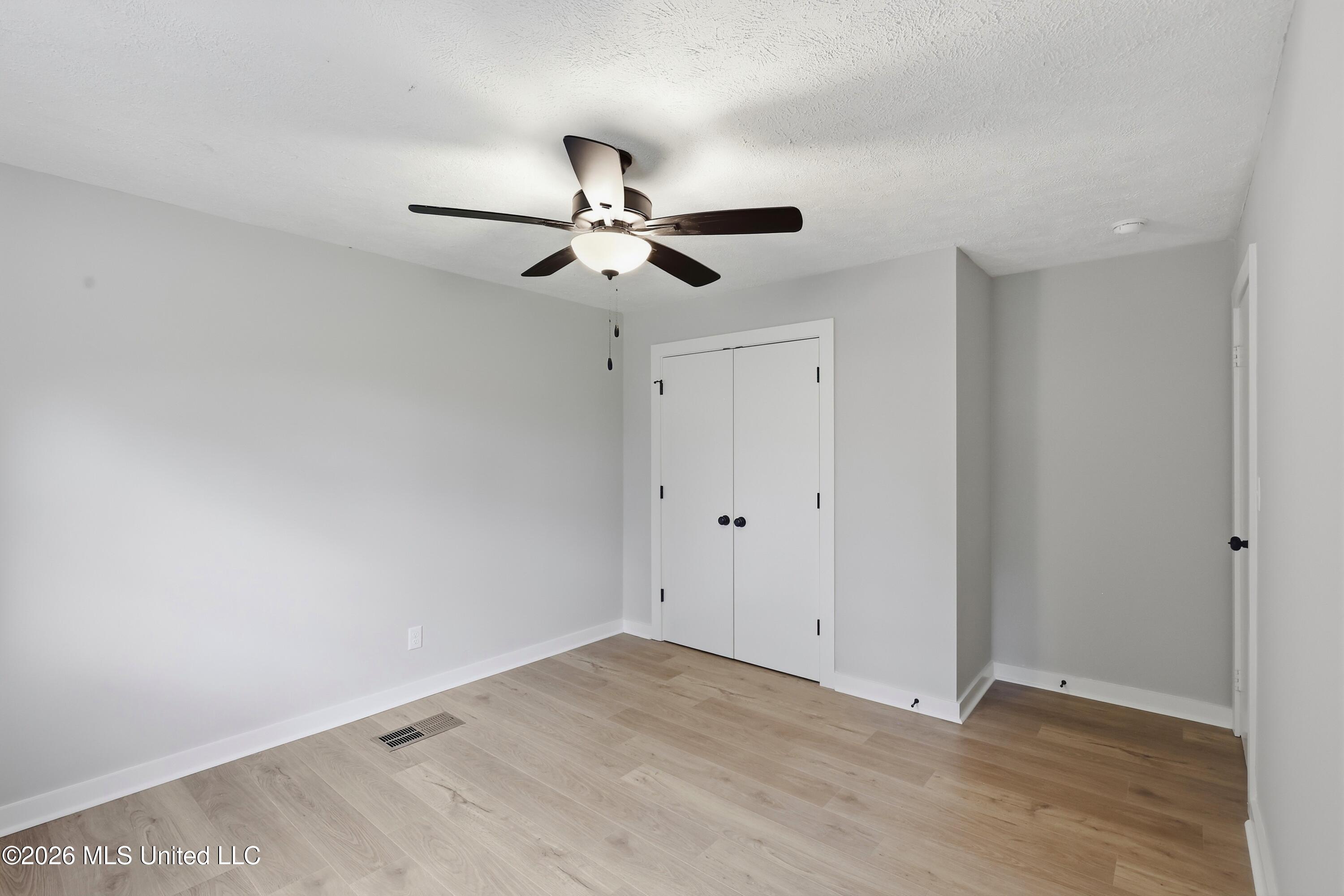 728 Colonial Circle Property Photo 33