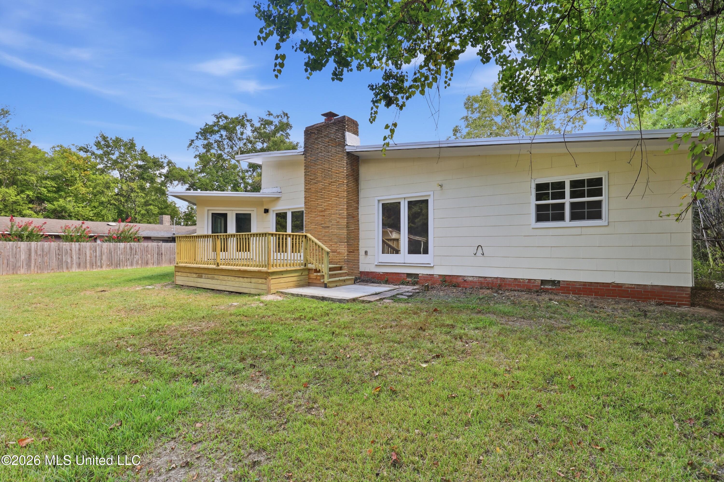 728 Colonial Circle Property Photo 36