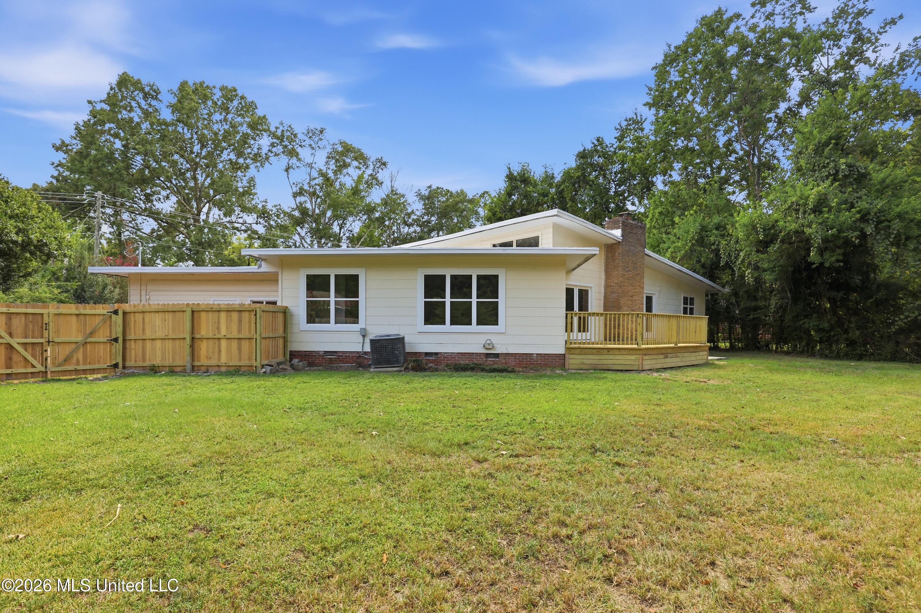 728 Colonial Circle Property Photo 38