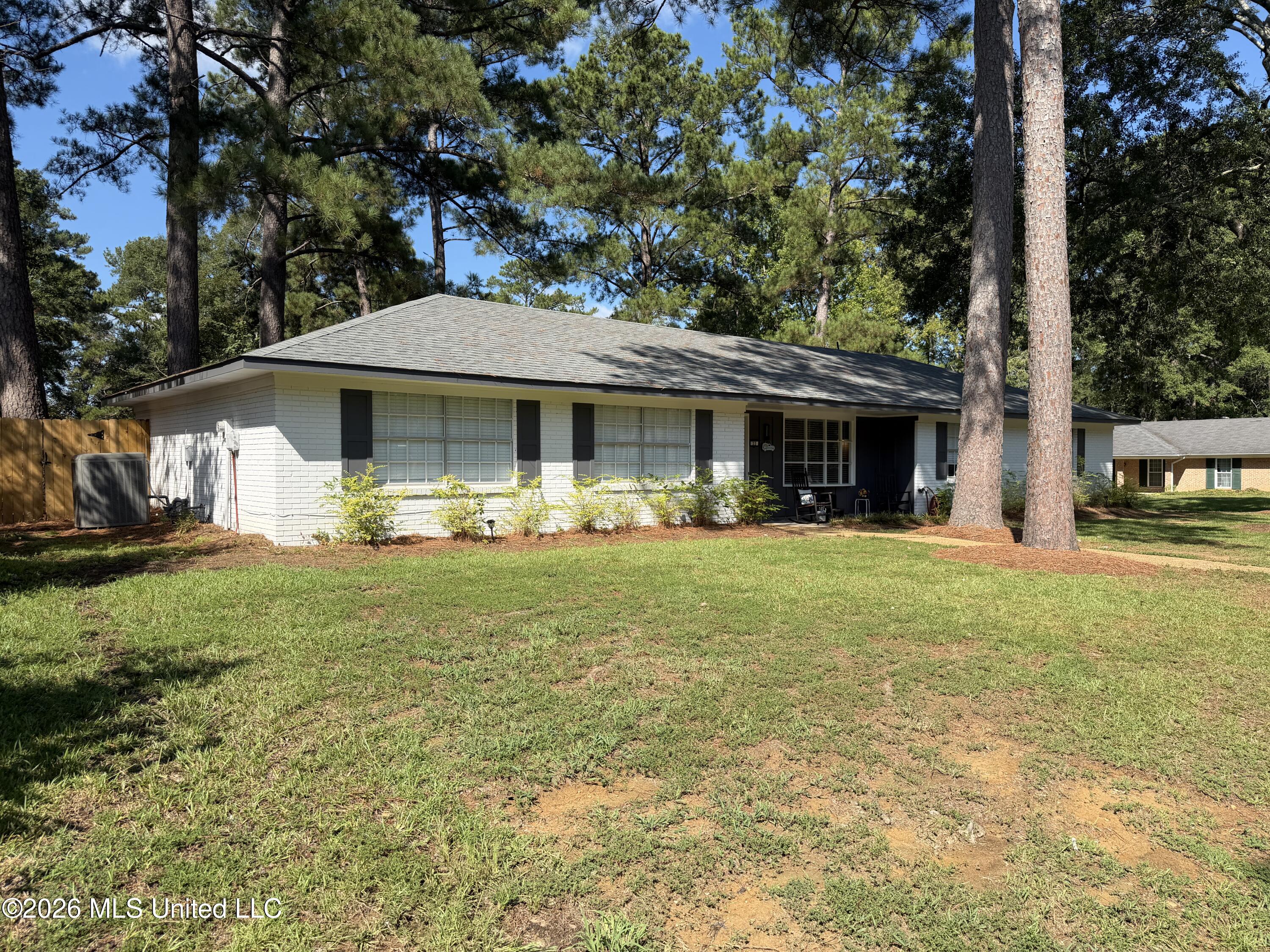 33 Pebble Hill Drive Property Photo 2