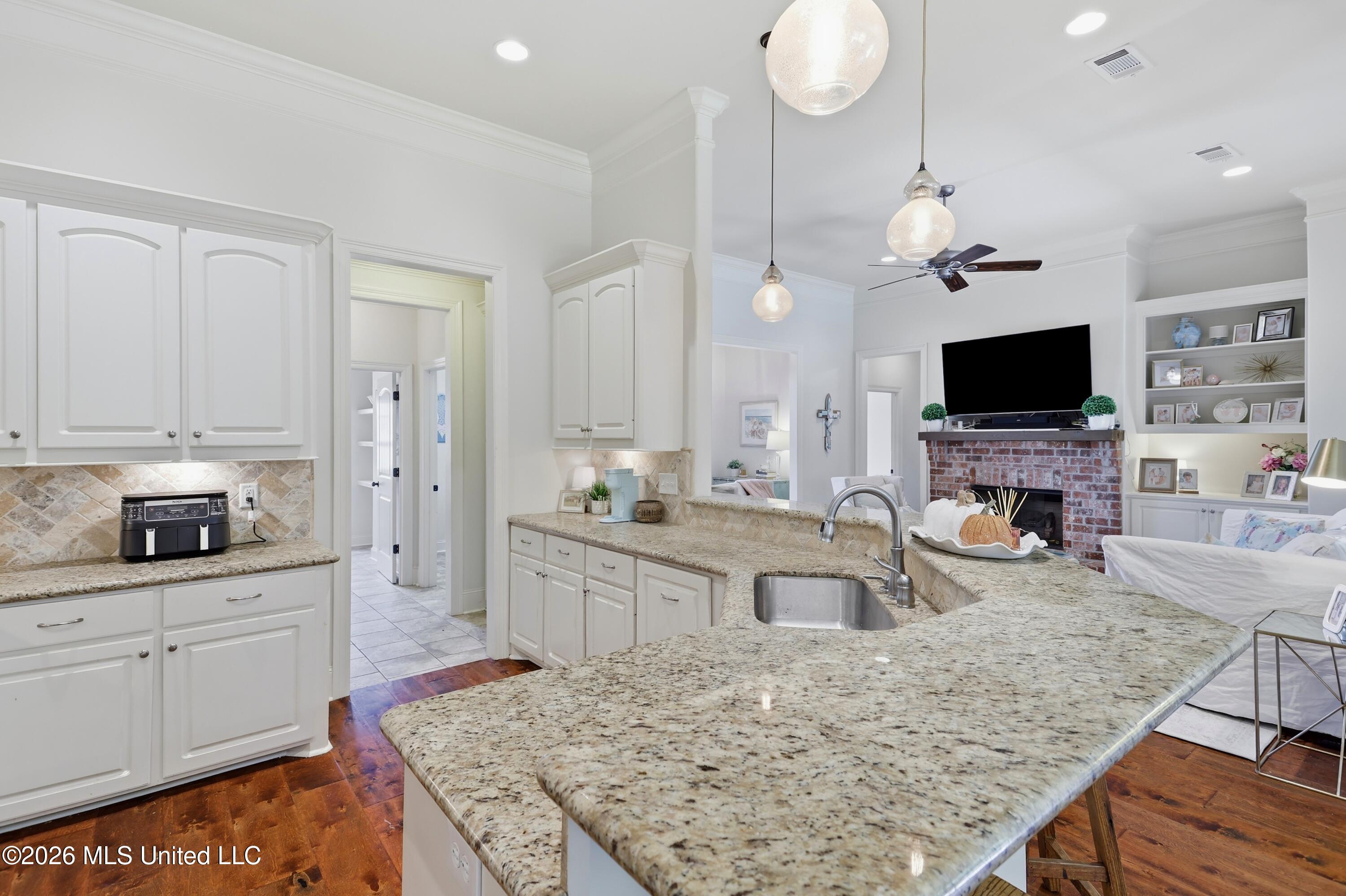 146 Huber Street Property Photo 13
