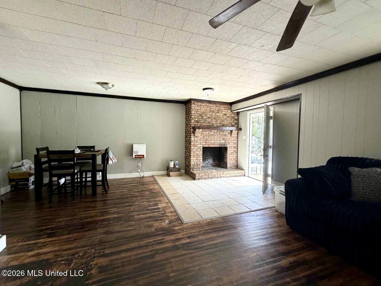 307 Albert Street Property Photo 2