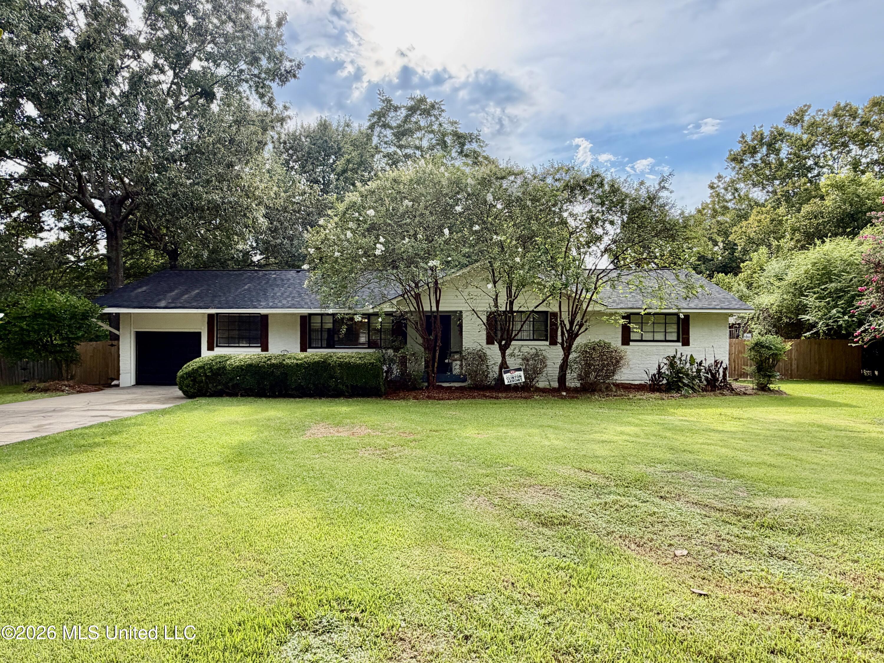 104 Sunset Drive Property Photo 2