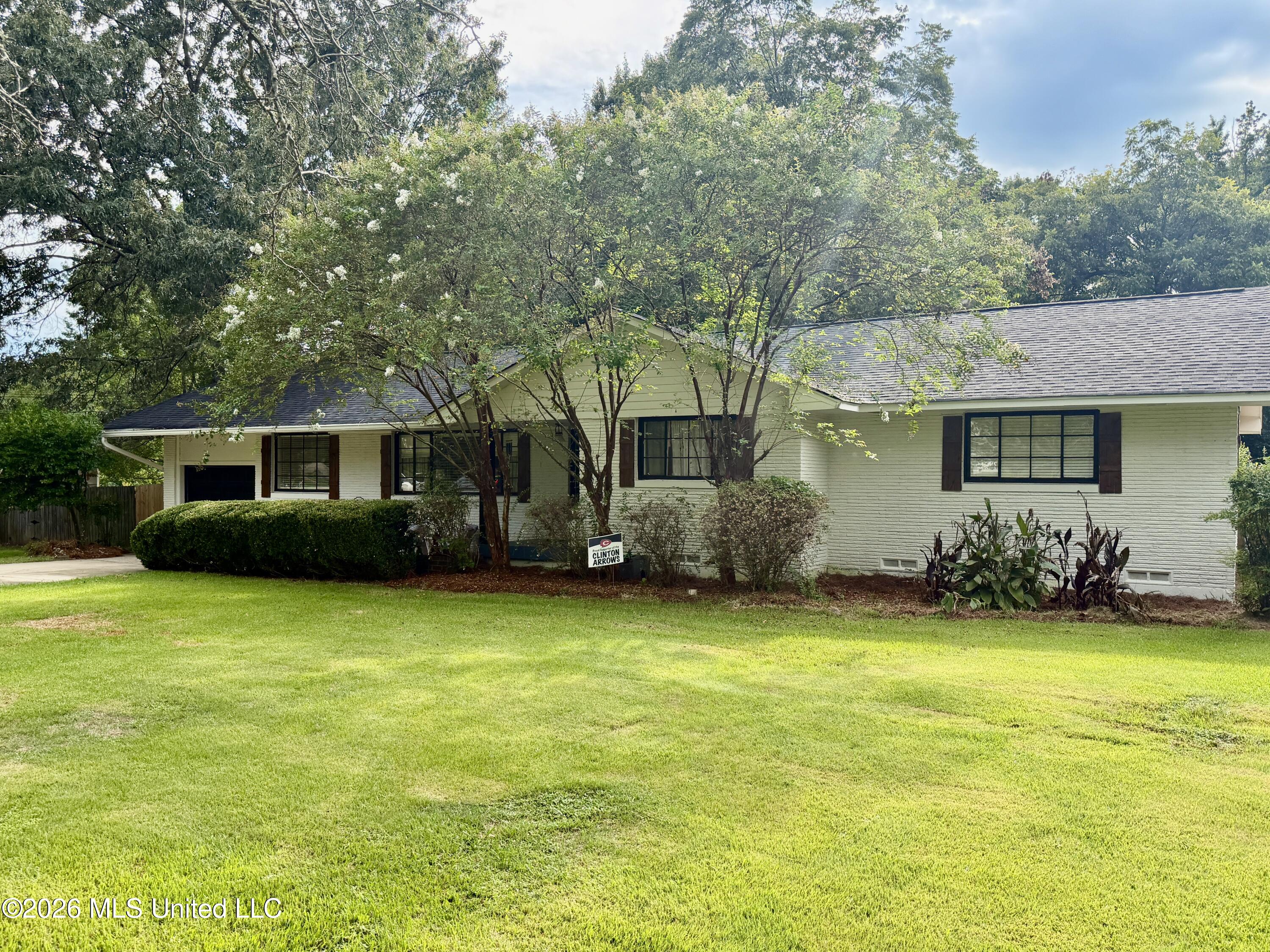 104 Sunset Drive Property Photo 3