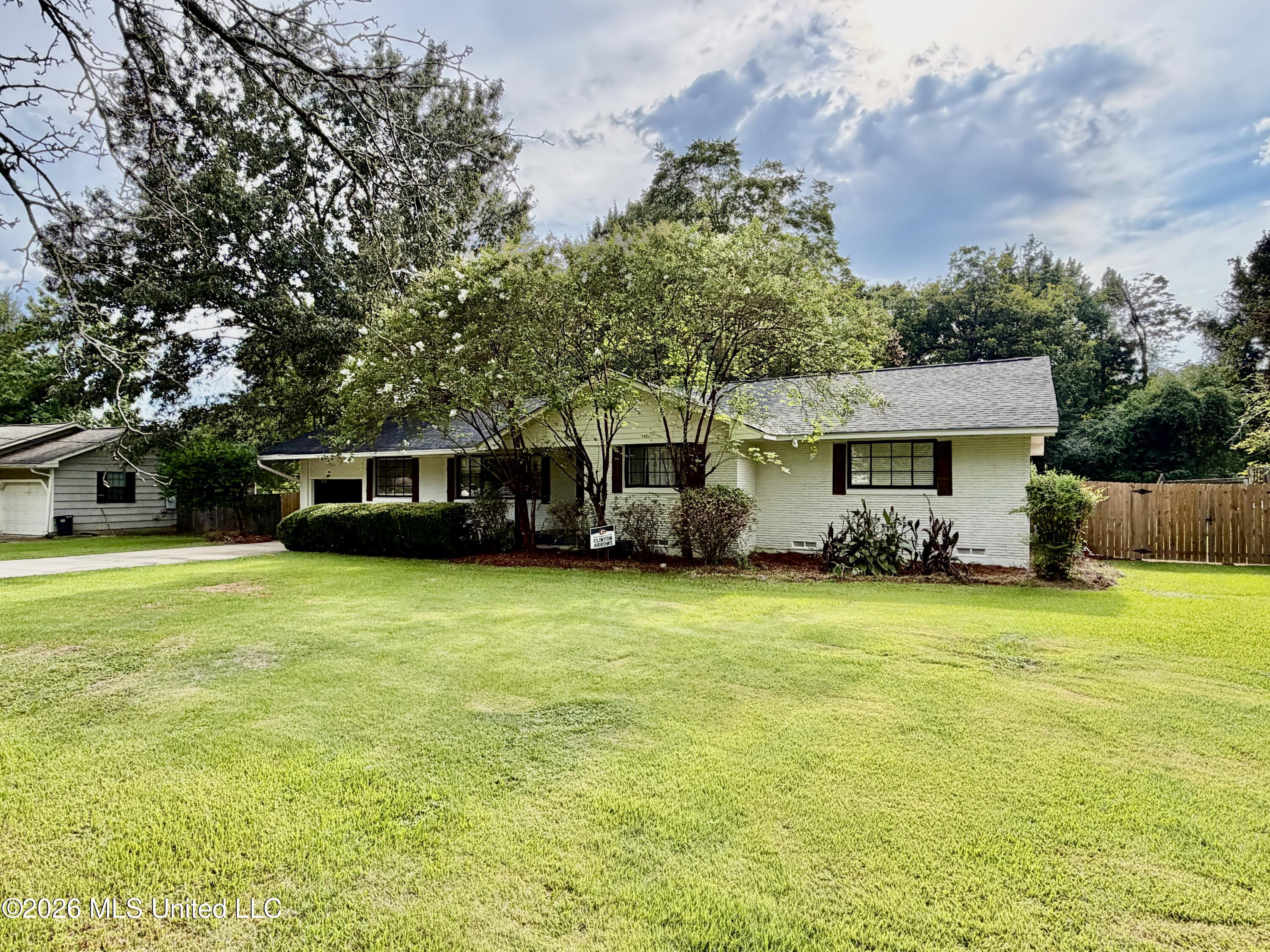 104 Sunset Drive Property Photo 4