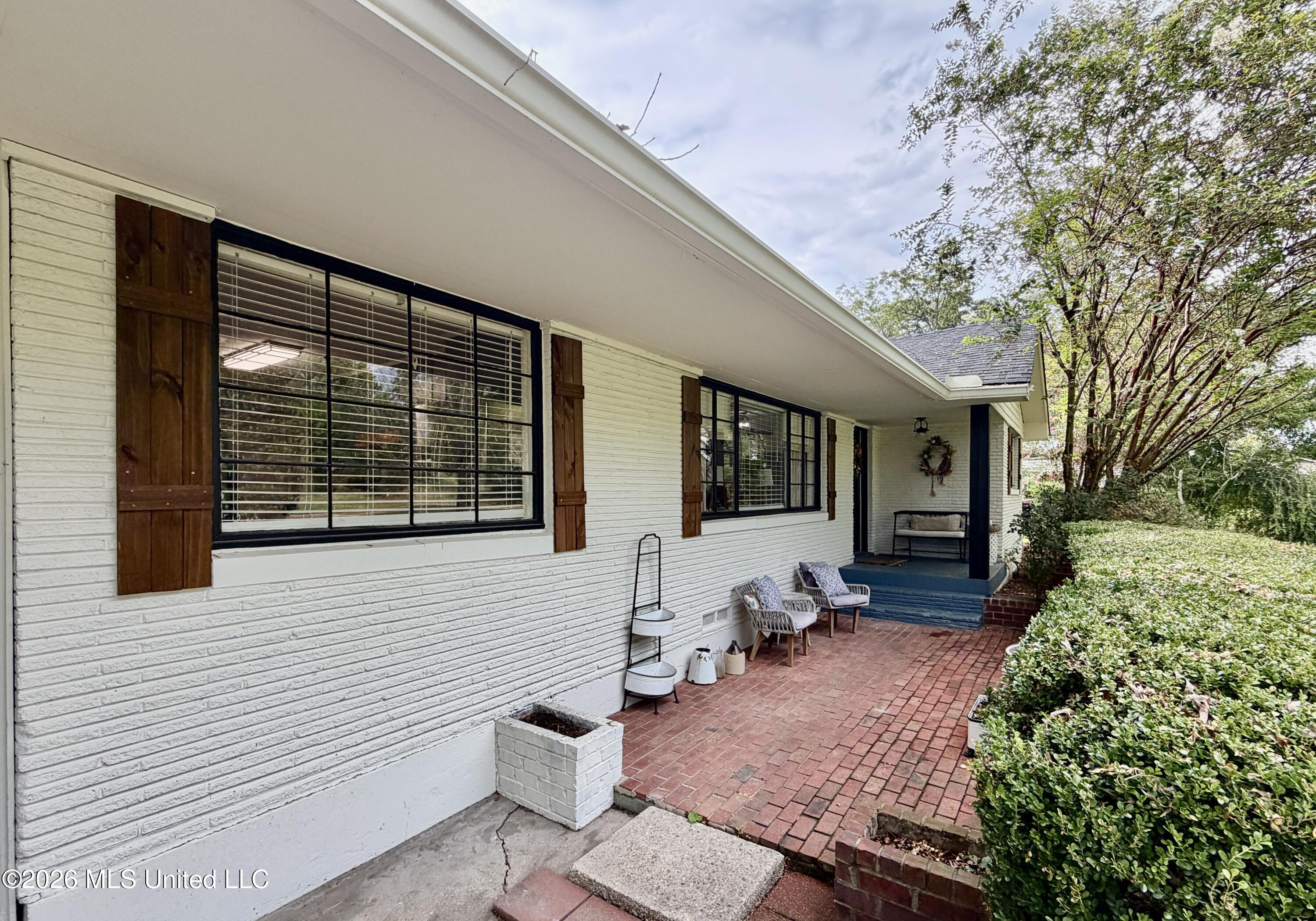 104 Sunset Drive Property Photo 6