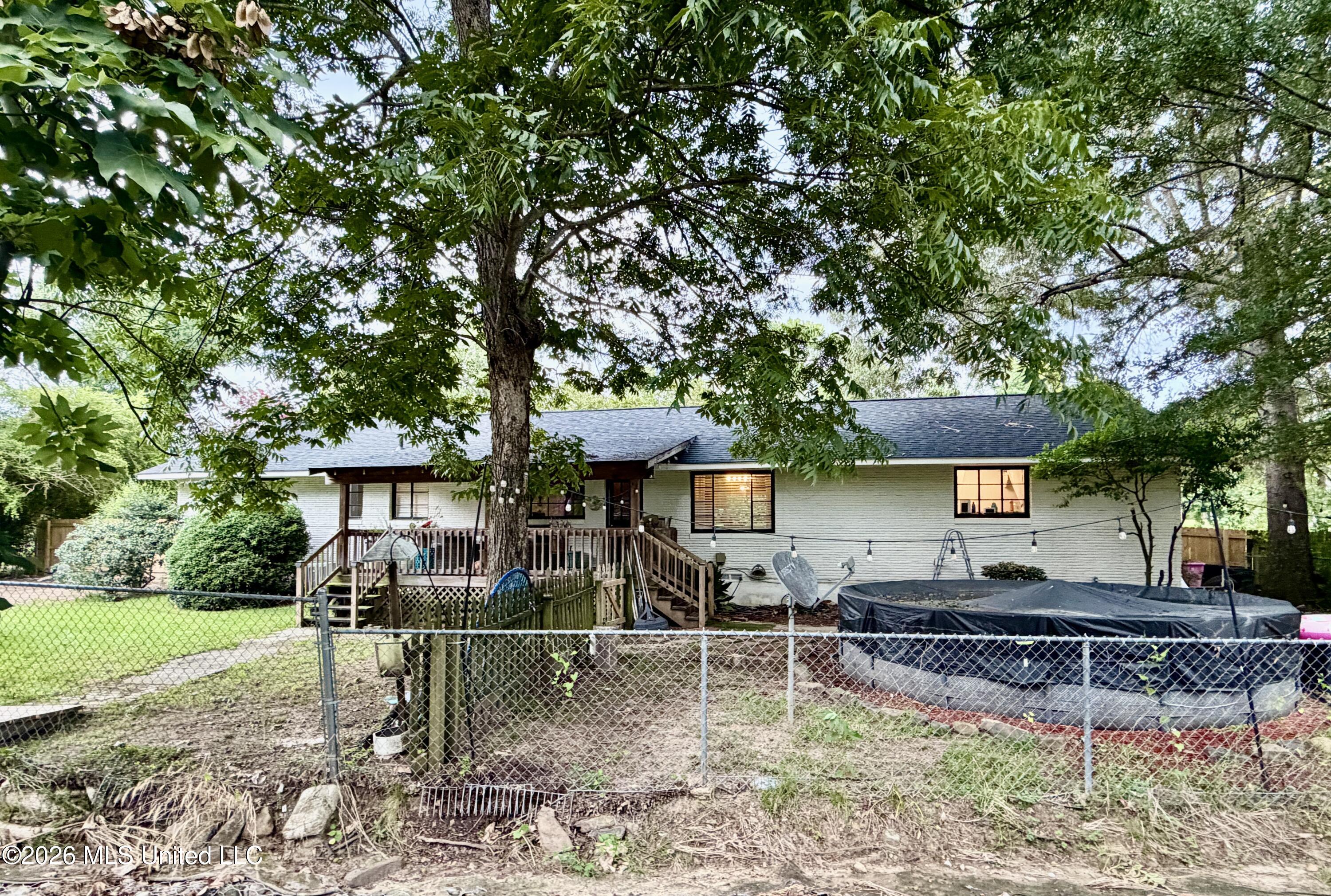 104 Sunset Drive Property Photo 12