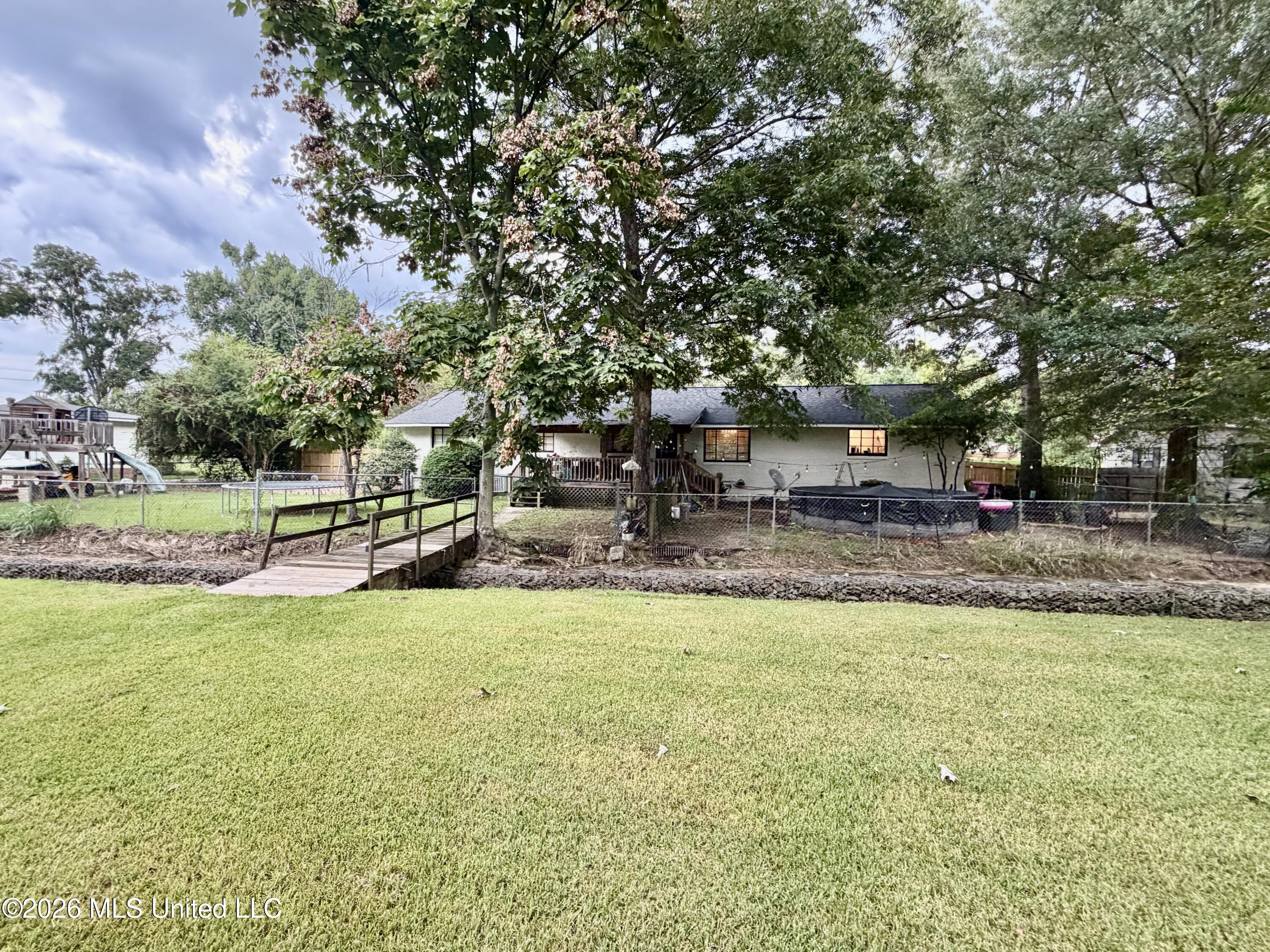 104 Sunset Drive Property Photo 14