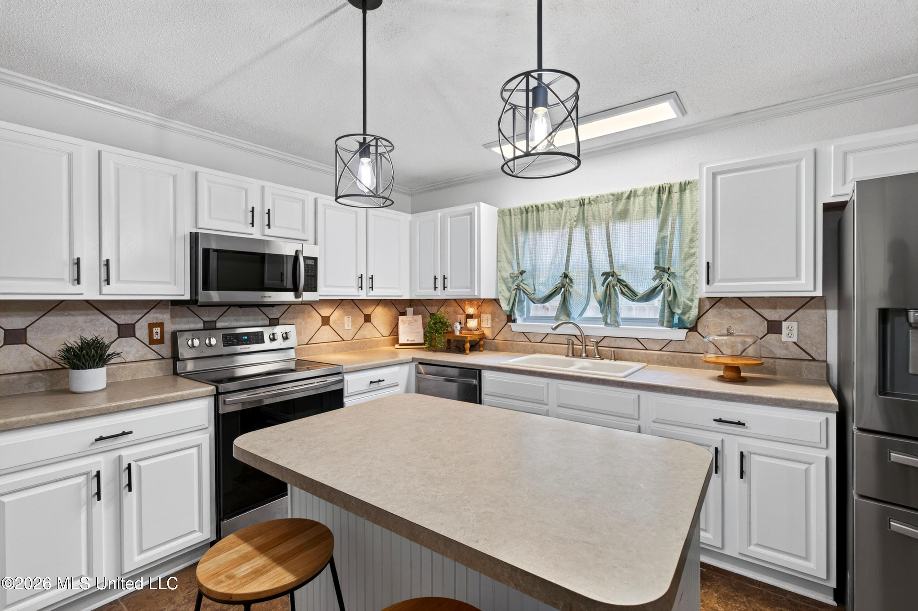 11307 Cypress Bayou Drive Property Photo 4