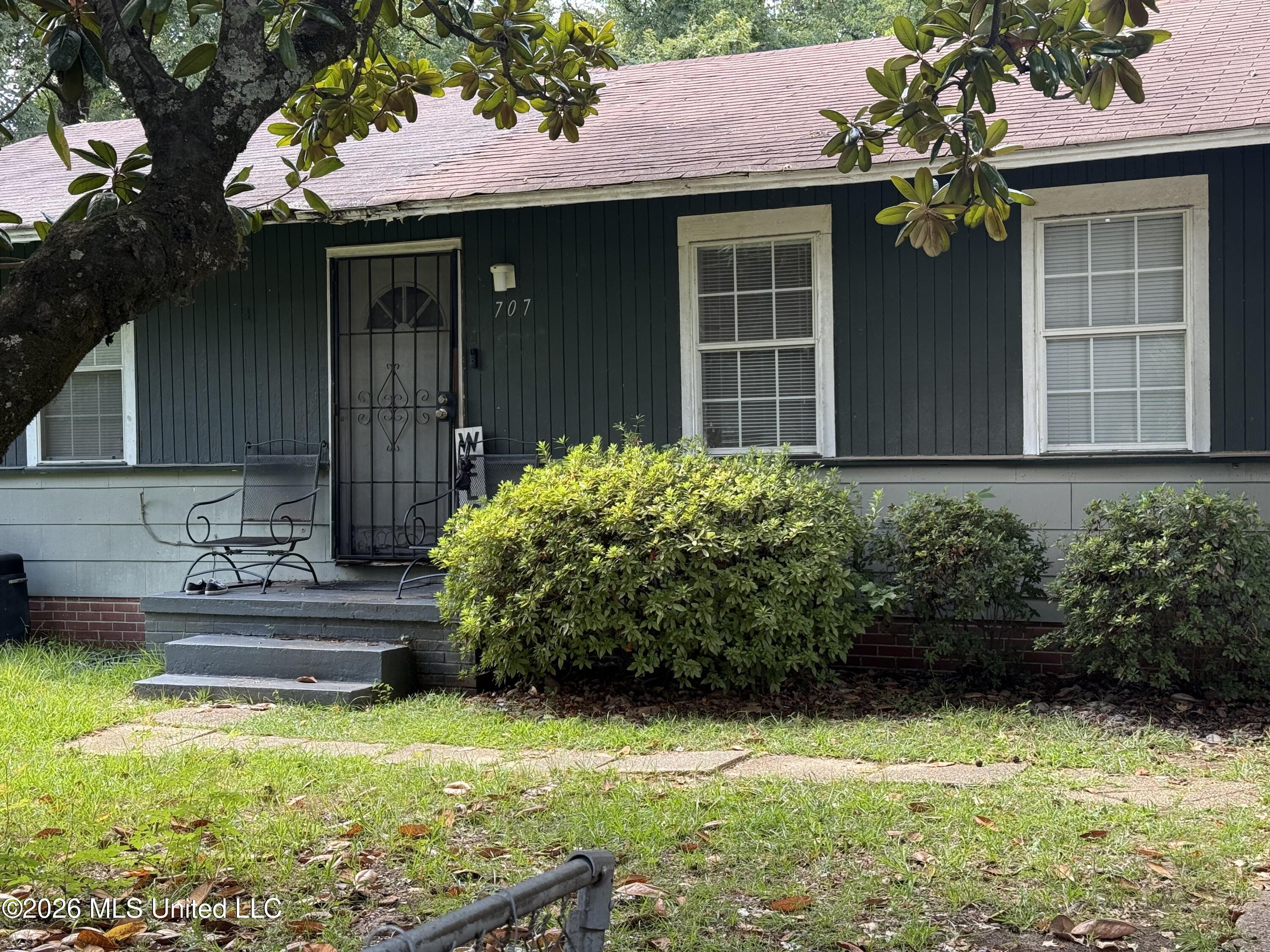 707 Hillmont Drive Property Photo 1