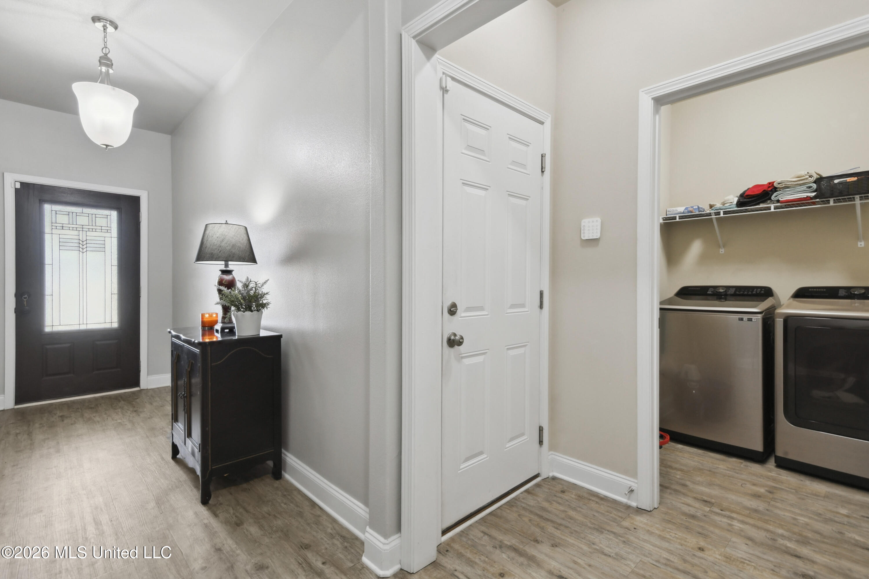 5361 Overland Drive Property Photo 15