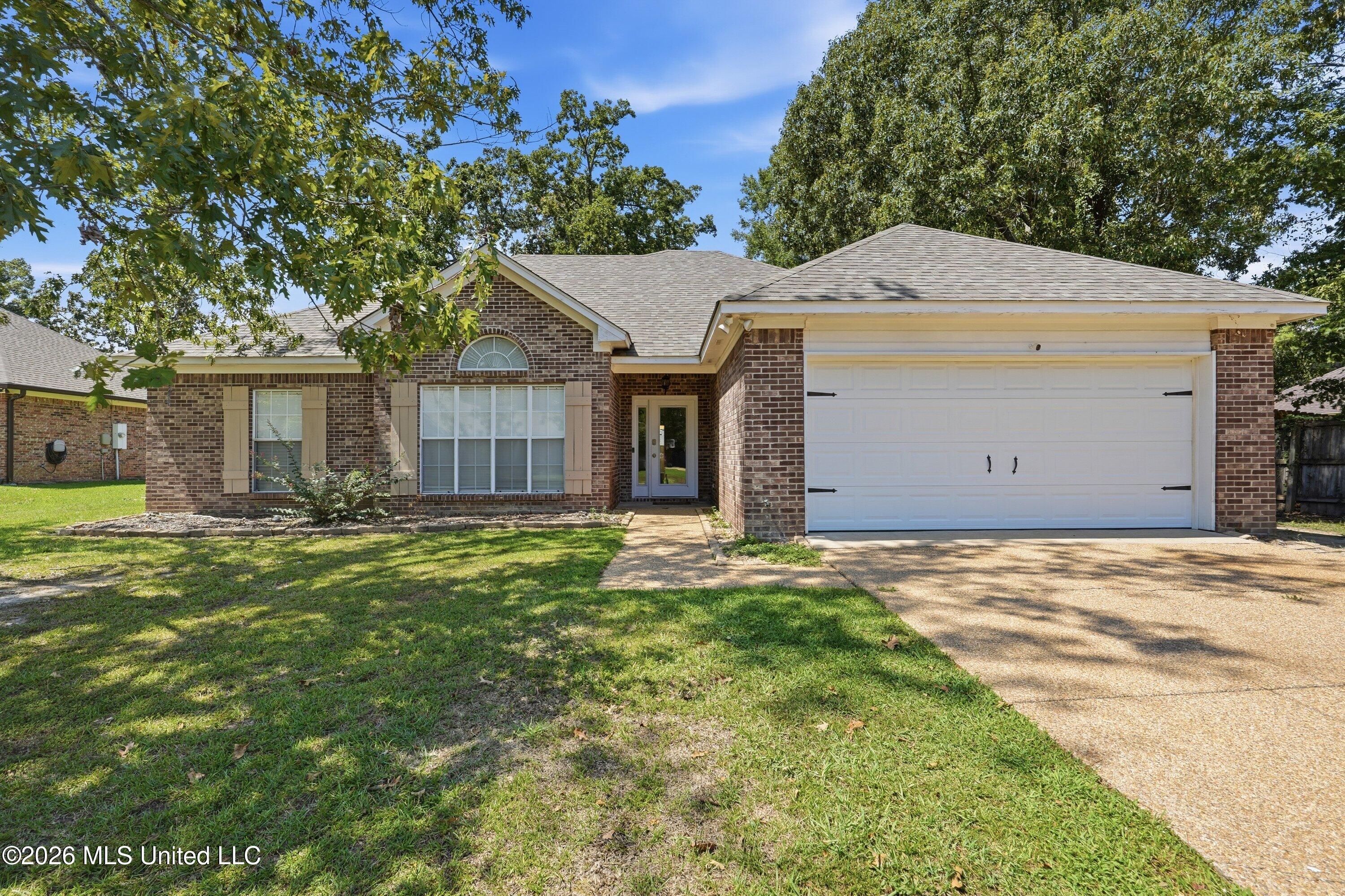 1015 Riverchase North Drive Property Photo 1