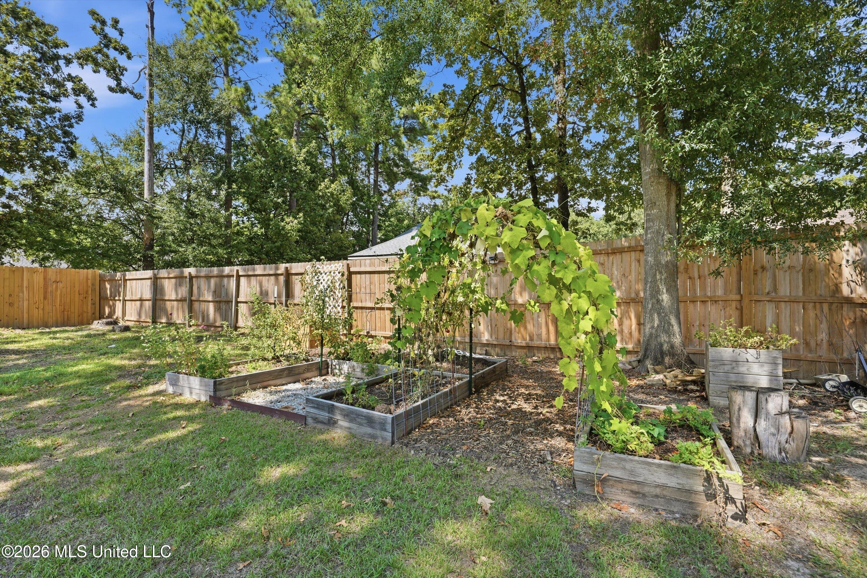 1015 Riverchase North Drive Property Photo 3