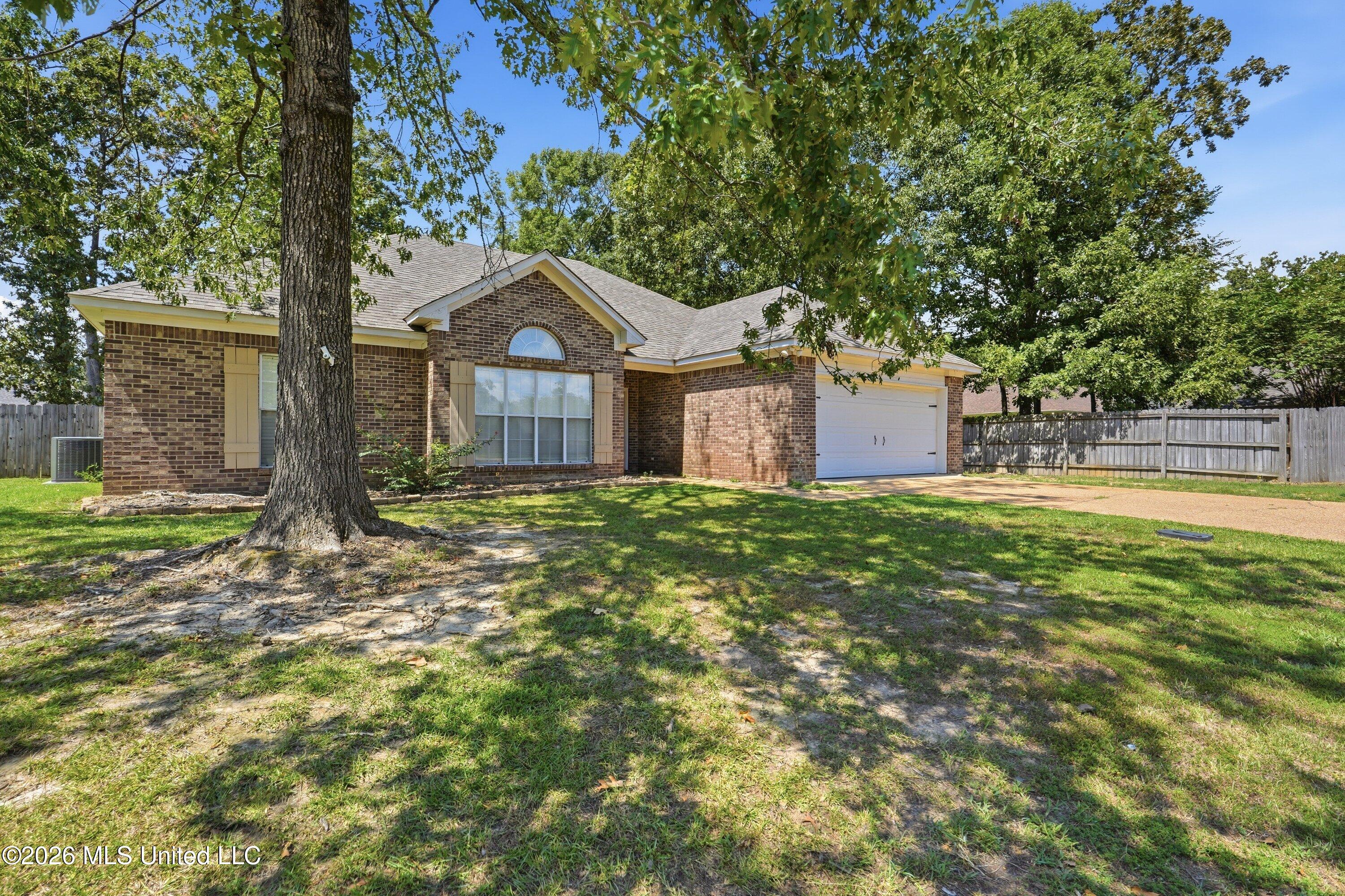 1015 Riverchase North Drive Property Photo 4