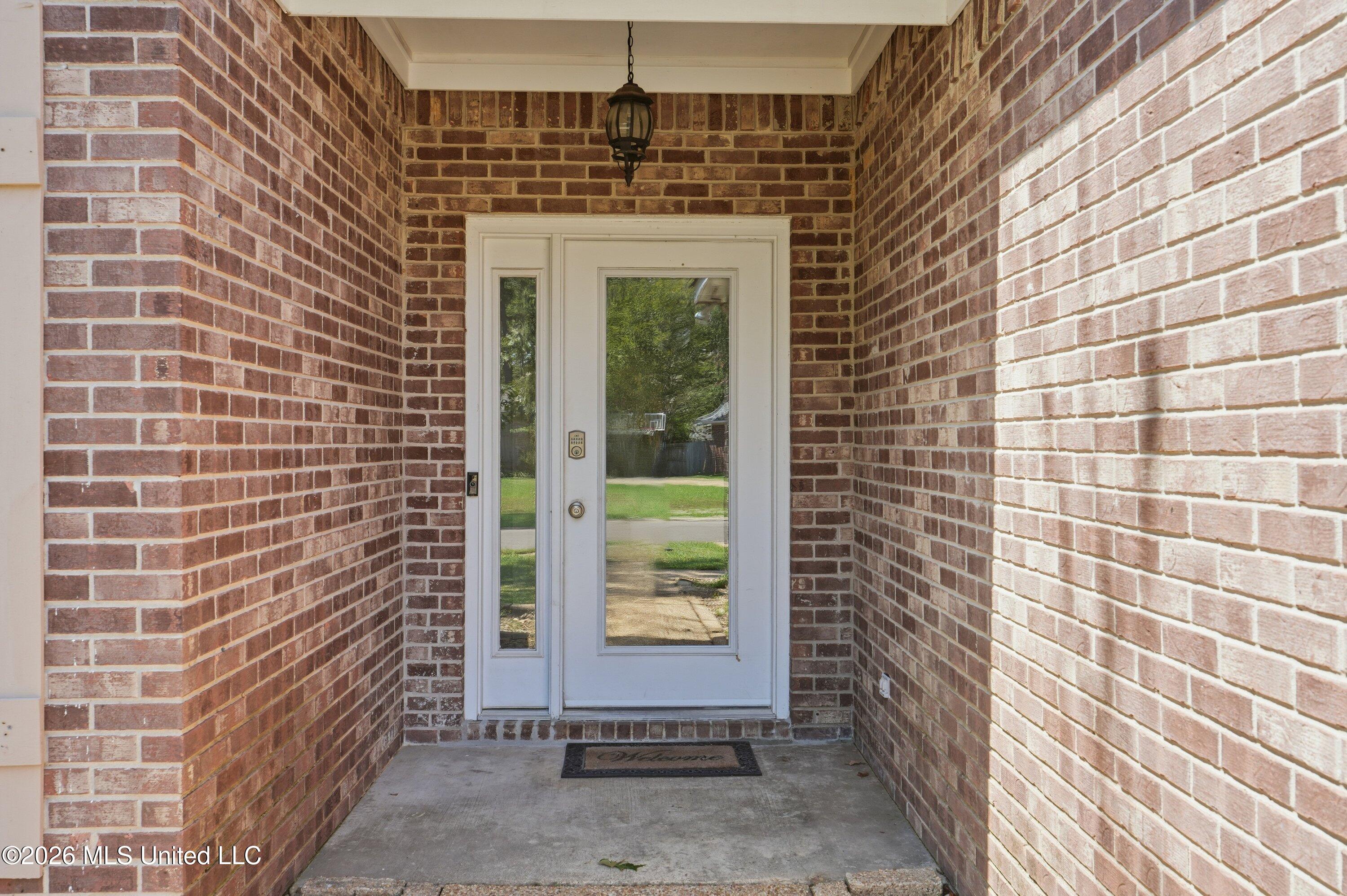1015 Riverchase North Drive Property Photo 5