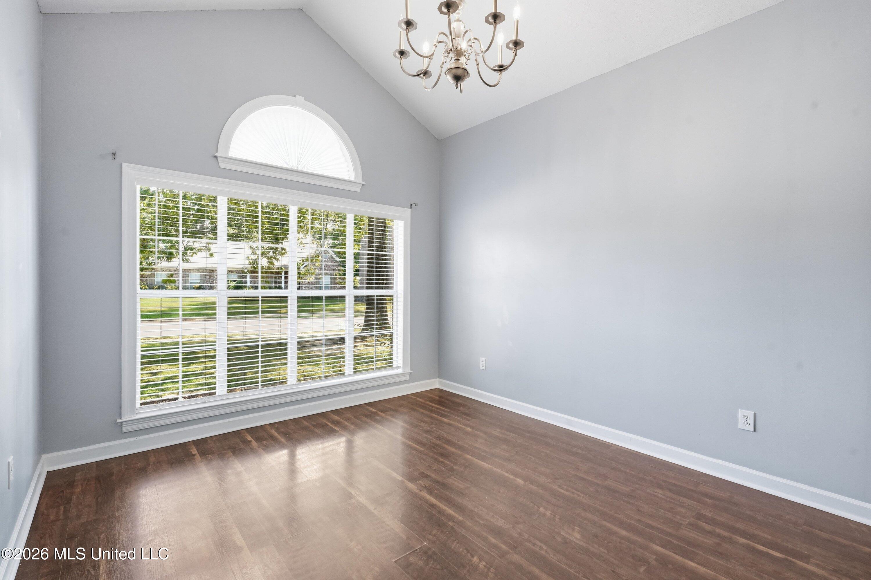 1015 Riverchase North Drive Property Photo 8