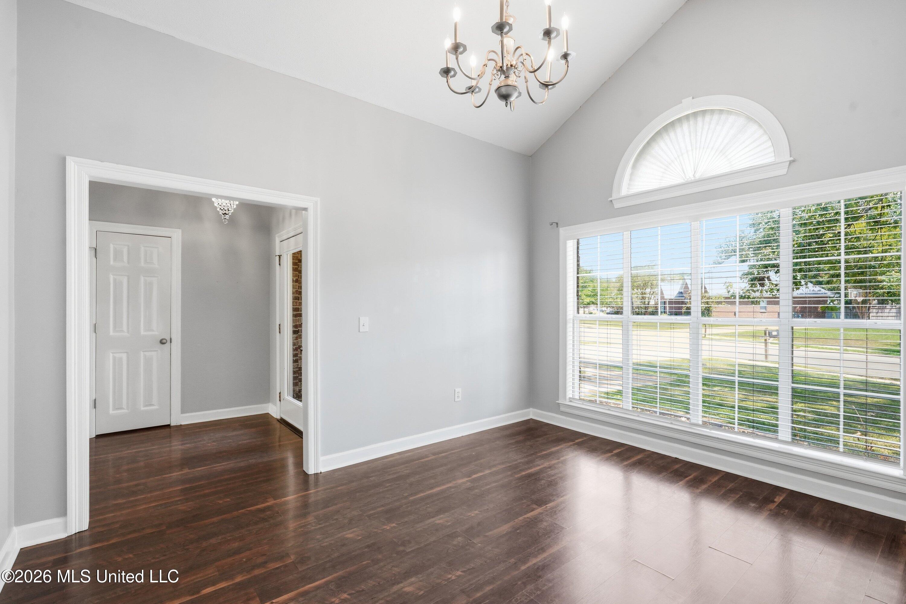 1015 Riverchase North Drive Property Photo 9