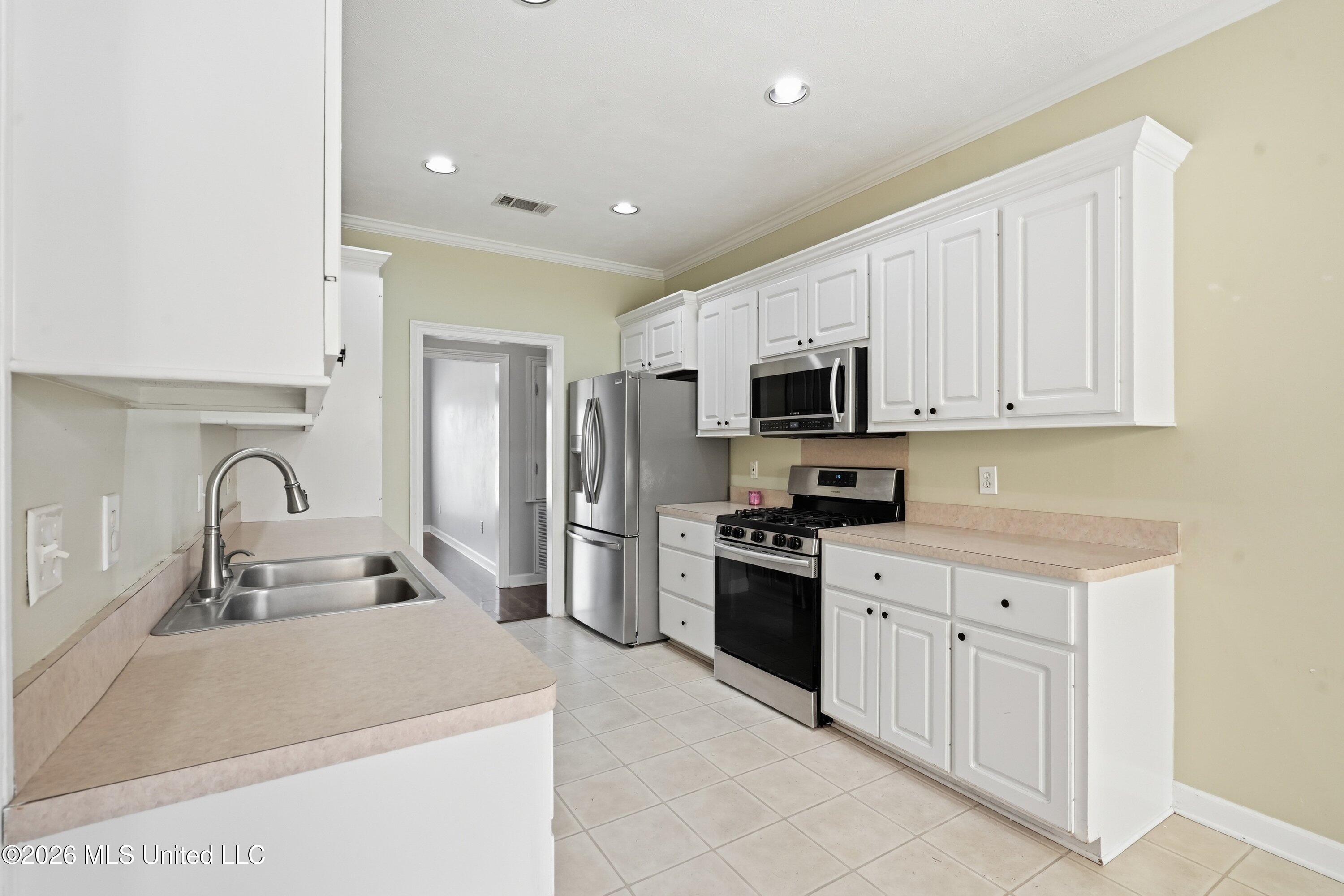 1015 Riverchase North Drive Property Photo 12