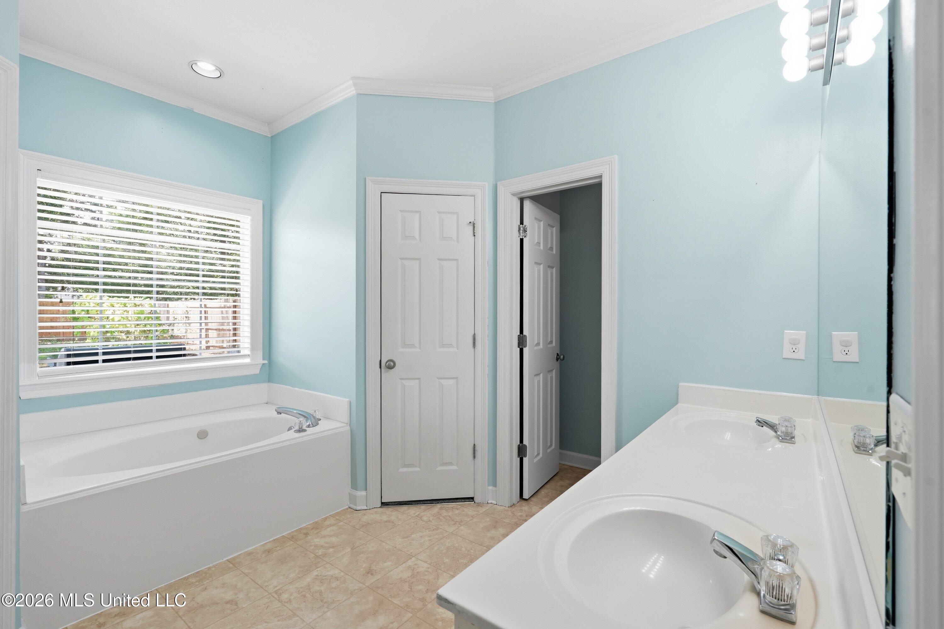 1015 Riverchase North Drive Property Photo 18