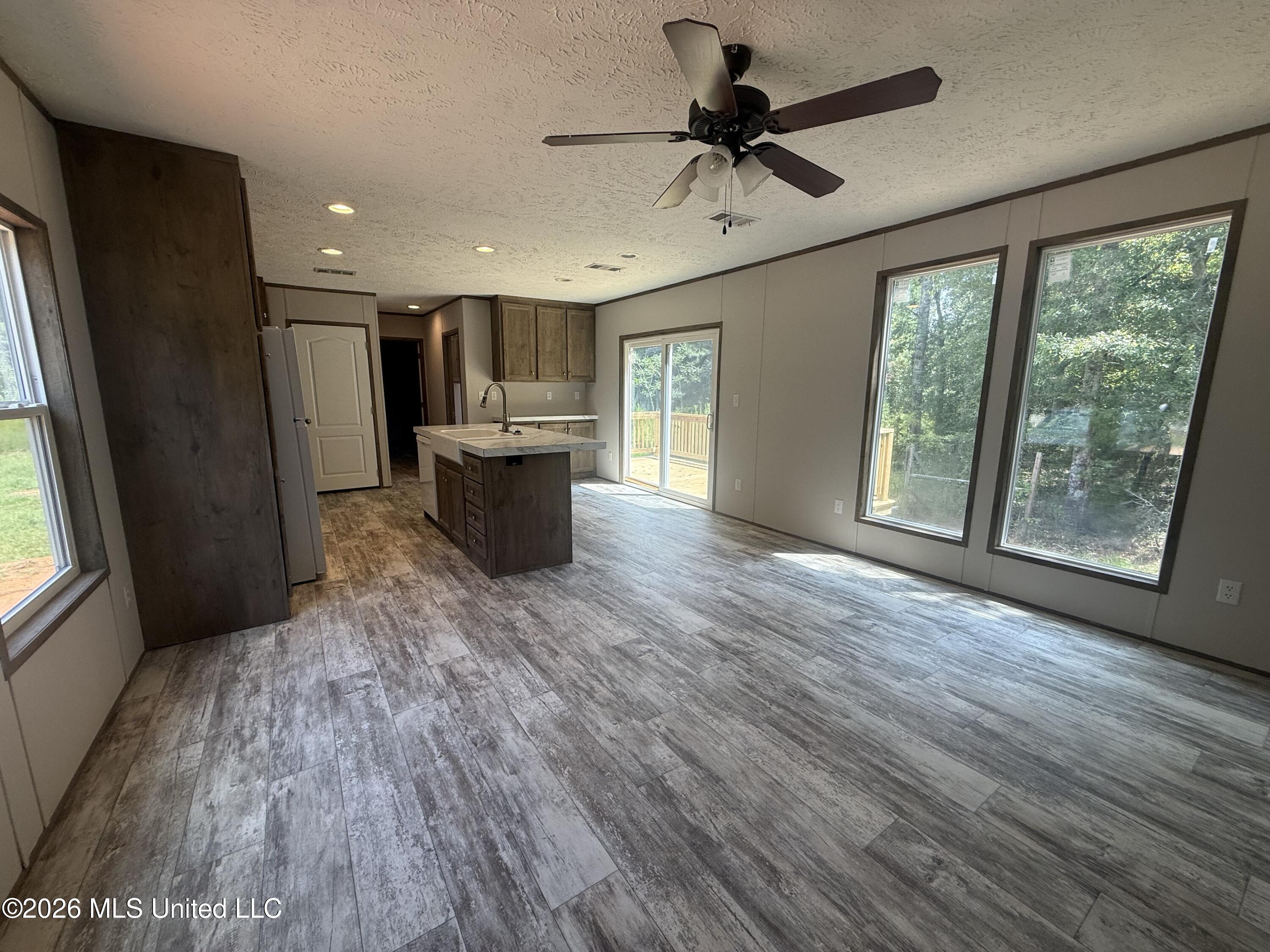 1246 Bolton Loop Property Photo 2