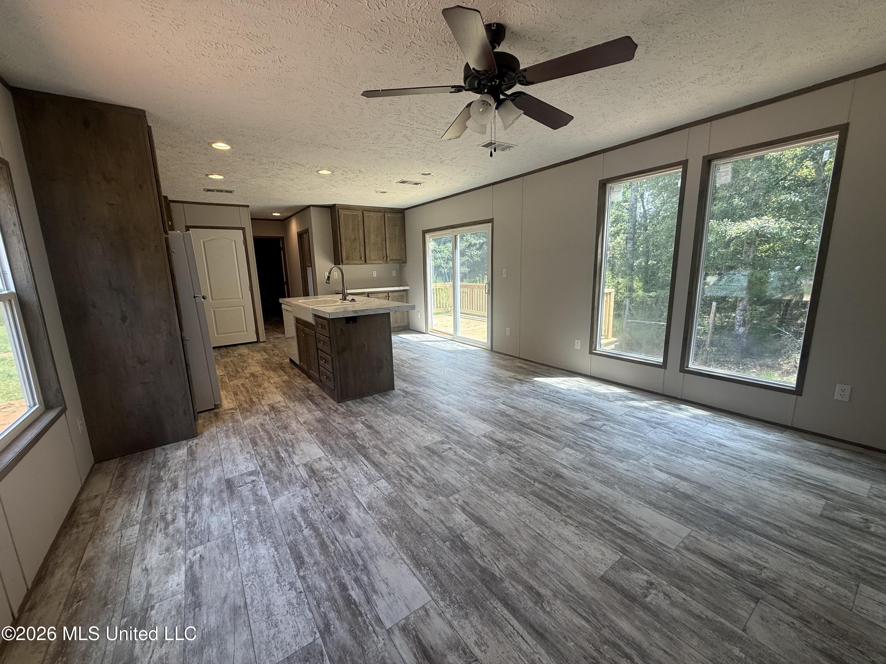 1246 Bolton Loop Property Photo 3