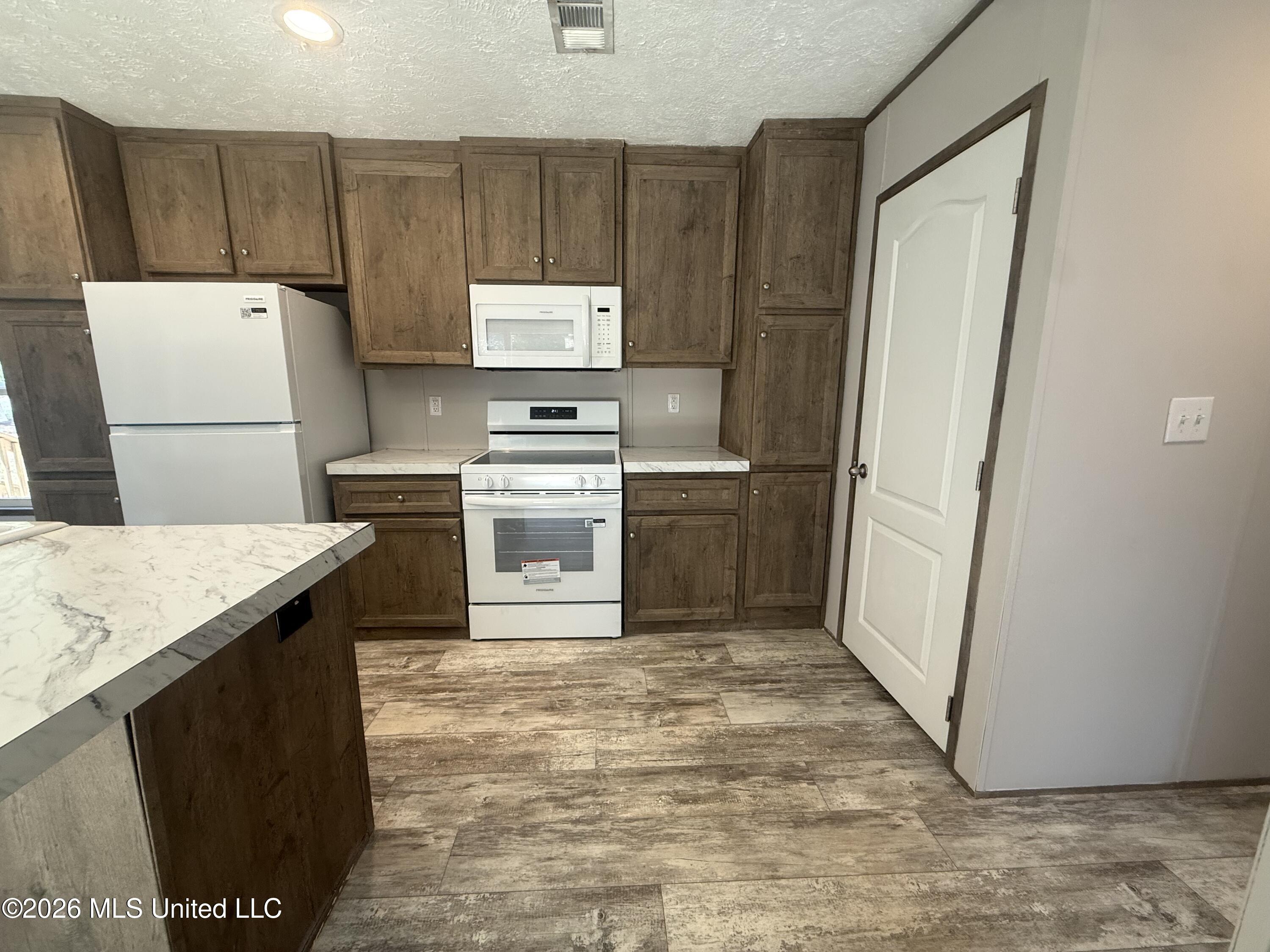 1246 Bolton Loop Property Photo 5