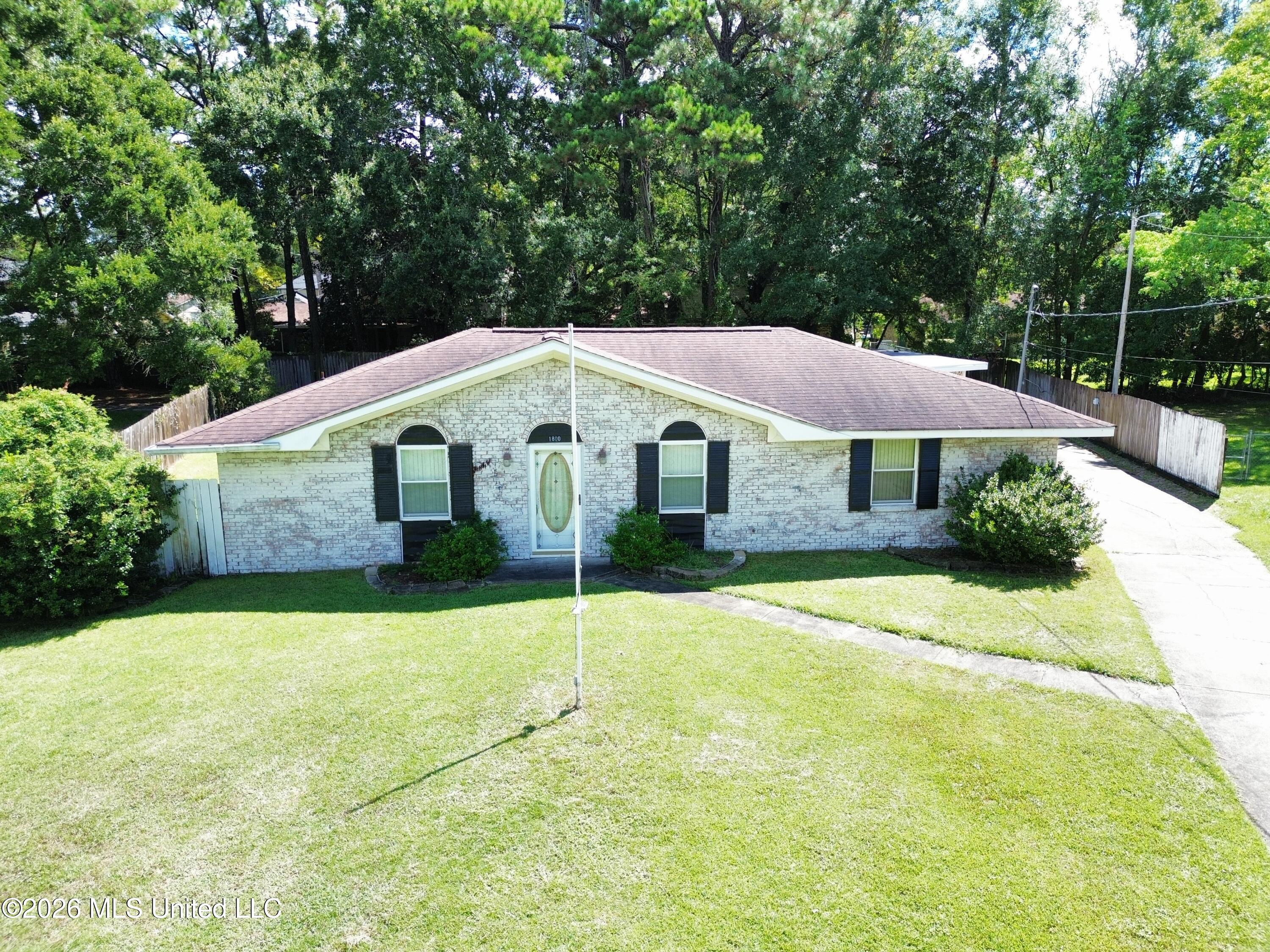 1800 Pat Drive Property Photo 1