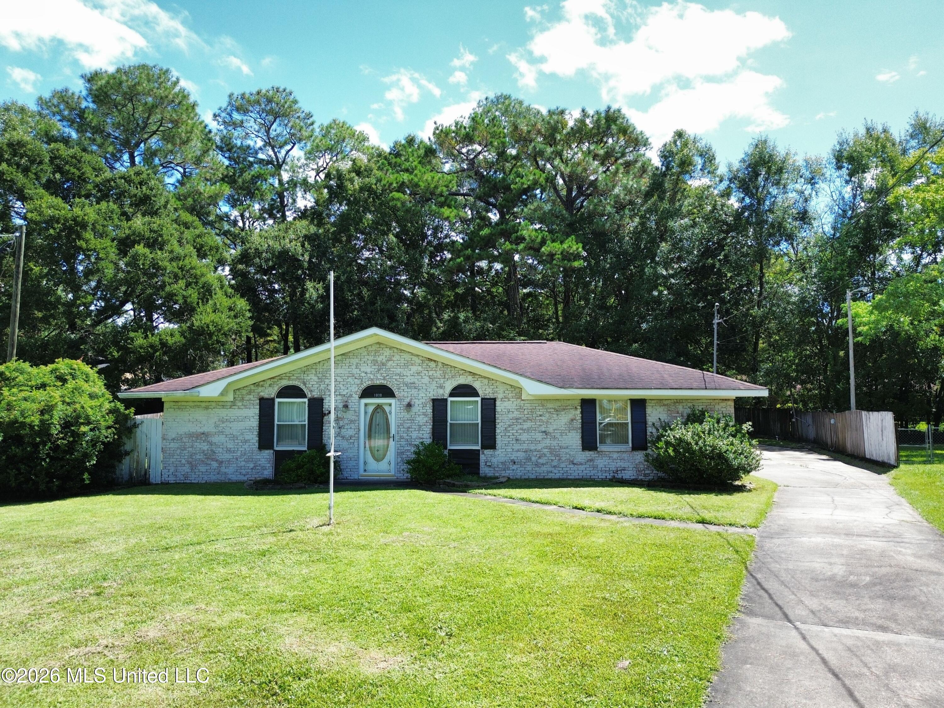1800 Pat Drive Property Photo 2