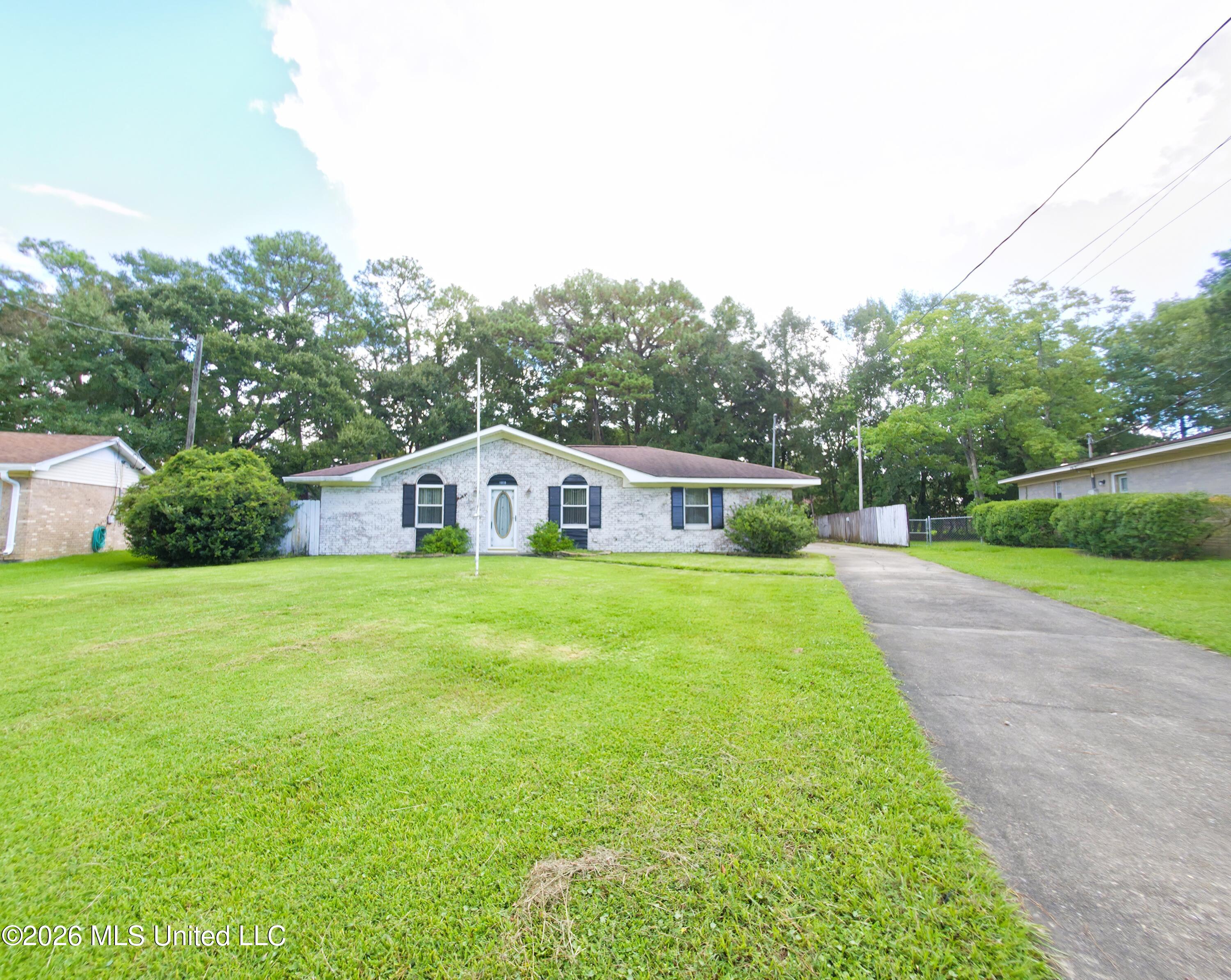 1800 Pat Drive Property Photo 3