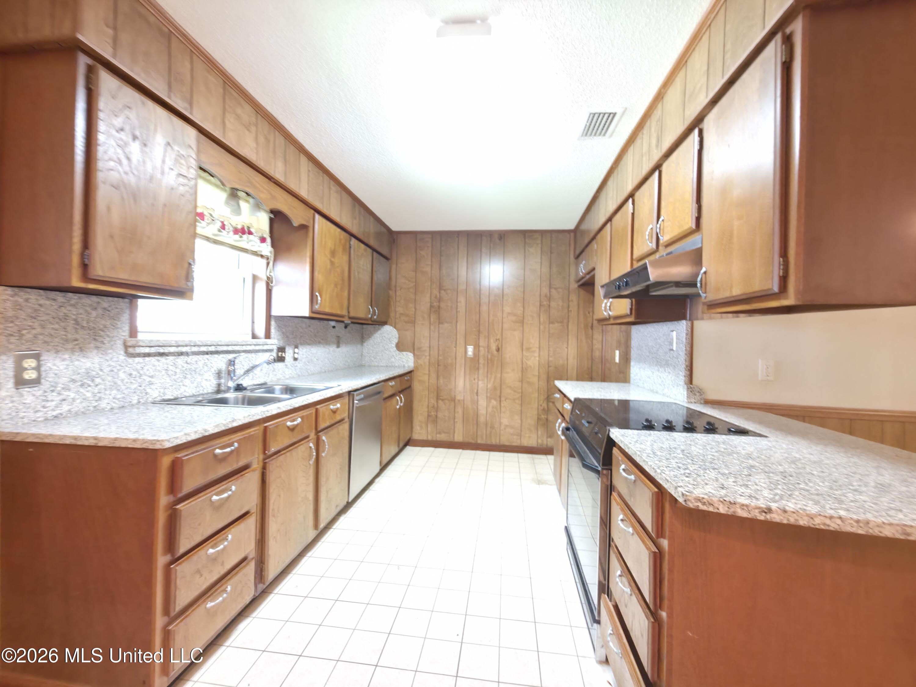 1800 Pat Drive Property Photo 8