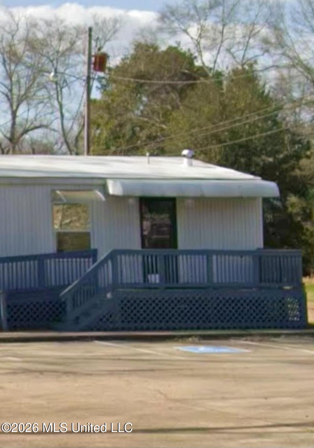 1081 2nd Street Property Photo 3