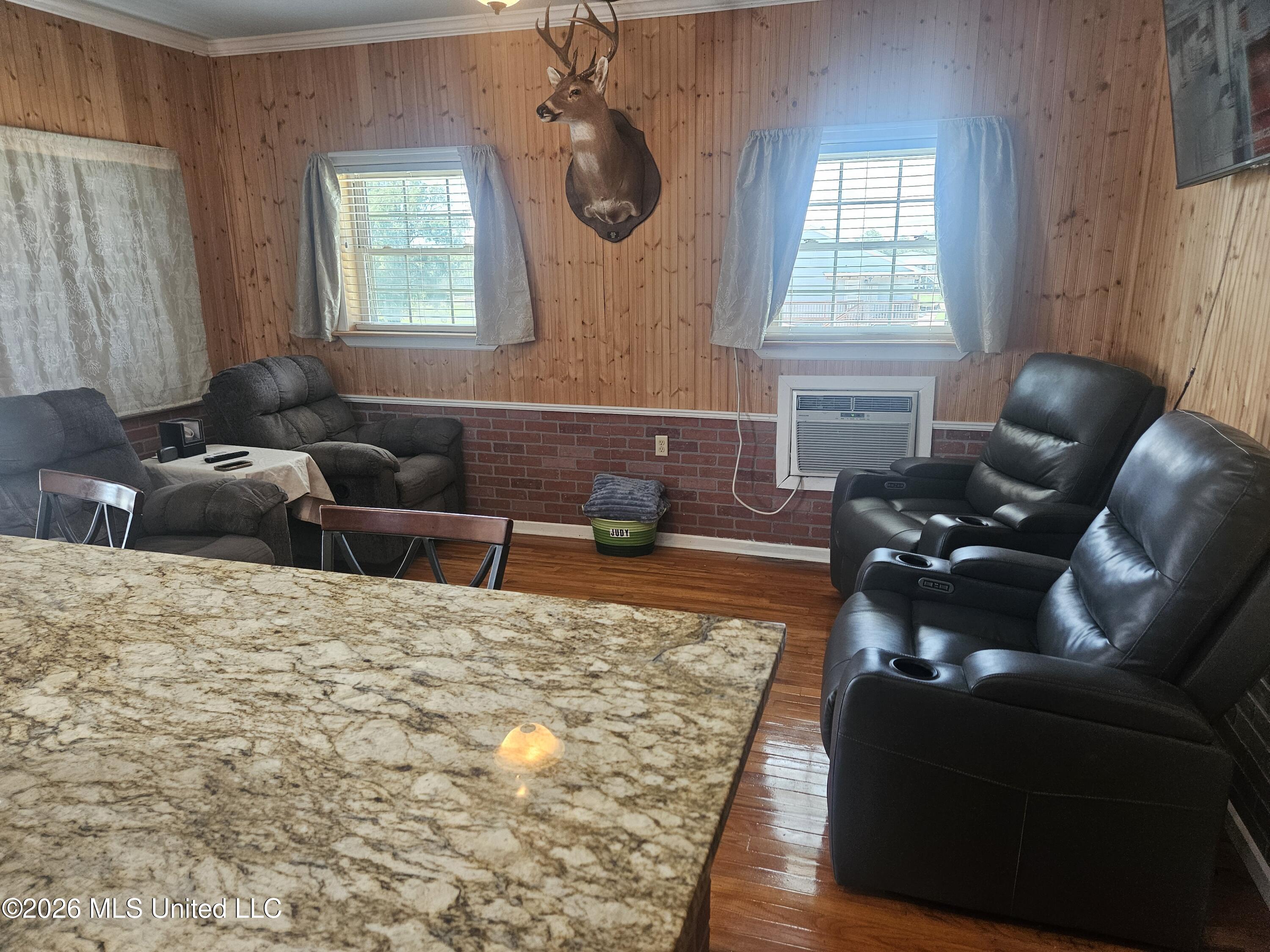 11028 Minnesota Street Property Photo 4