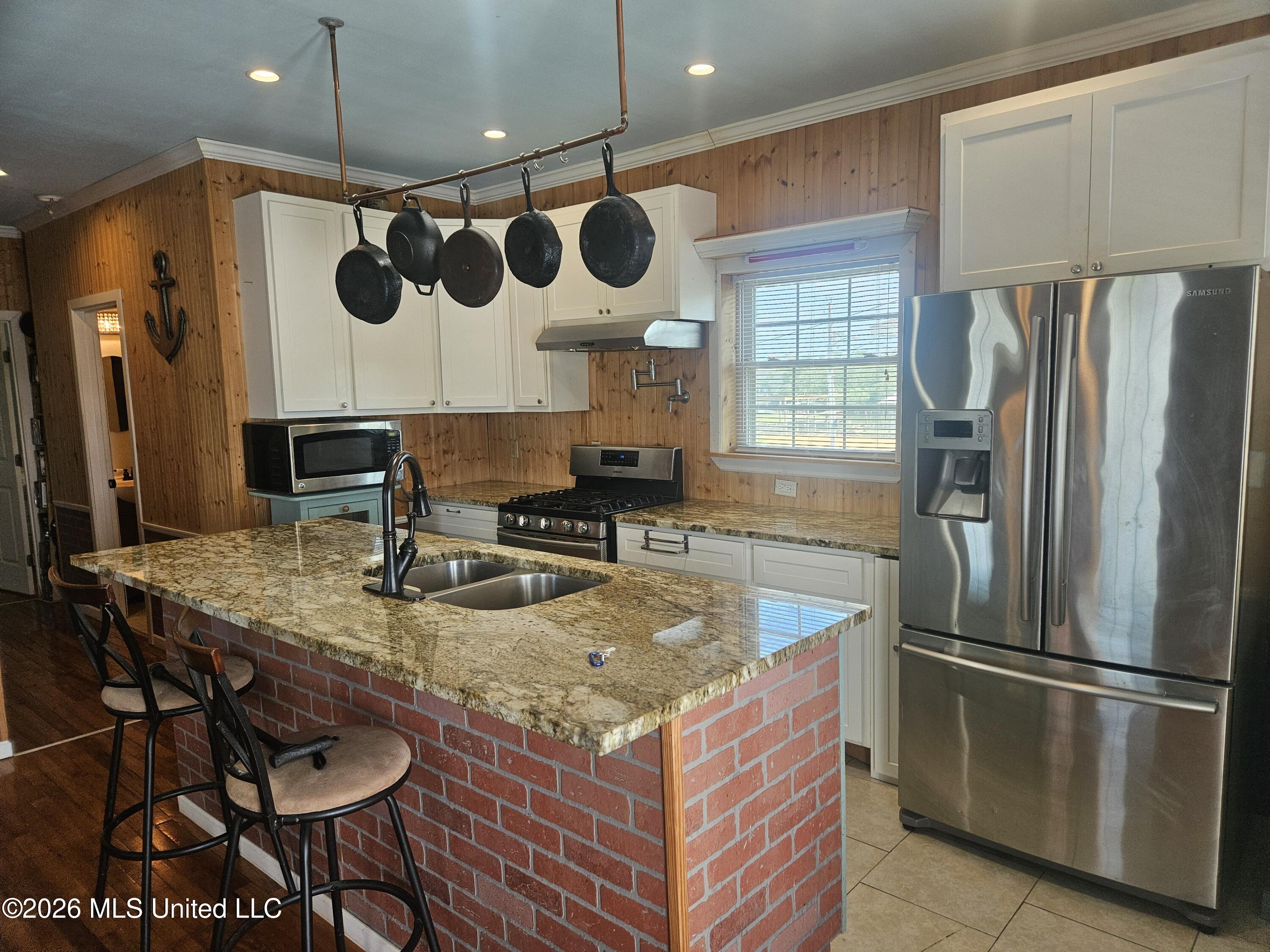 11028 Minnesota Street Property Photo 8