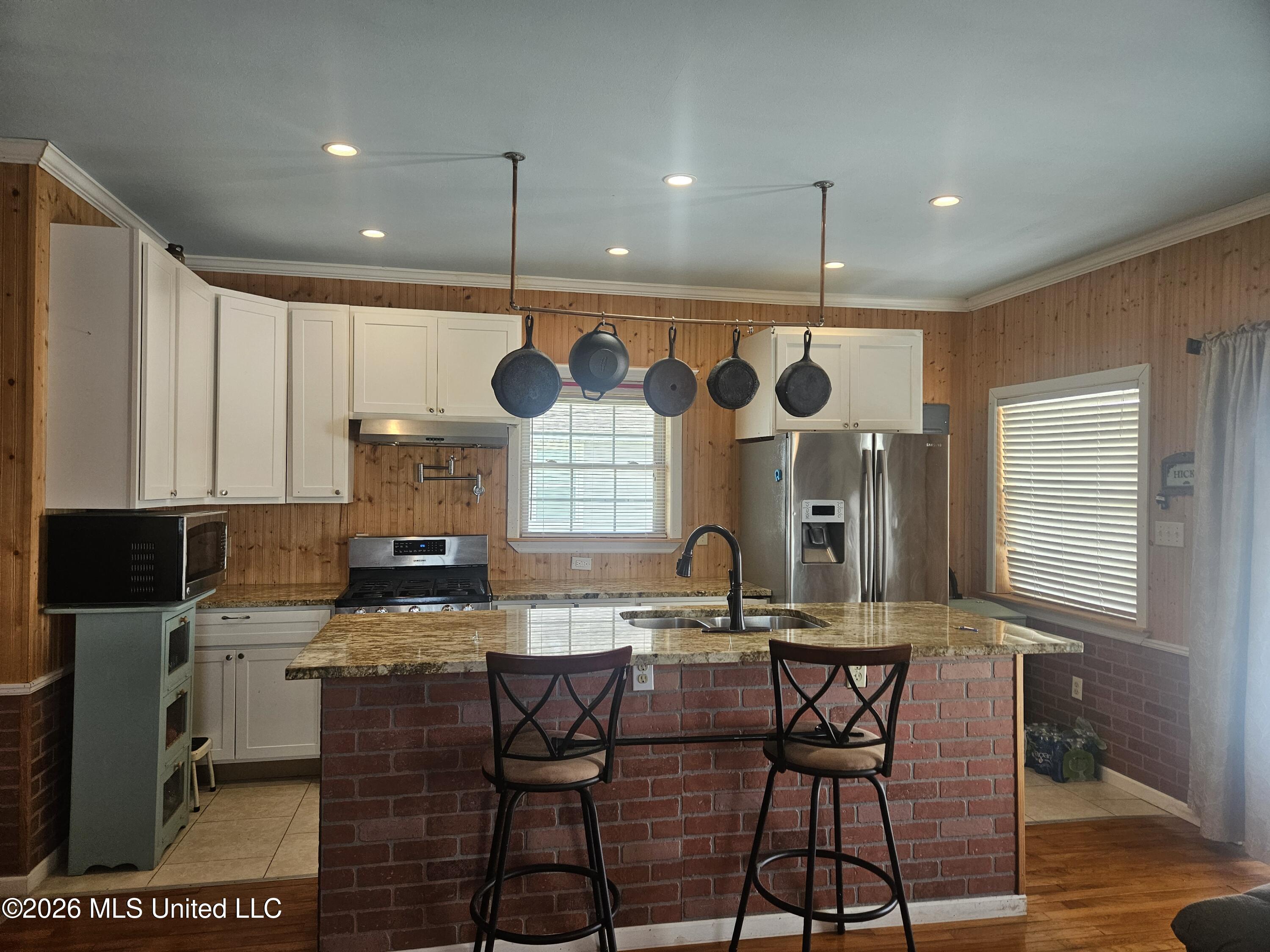 11028 Minnesota Street Property Photo 9