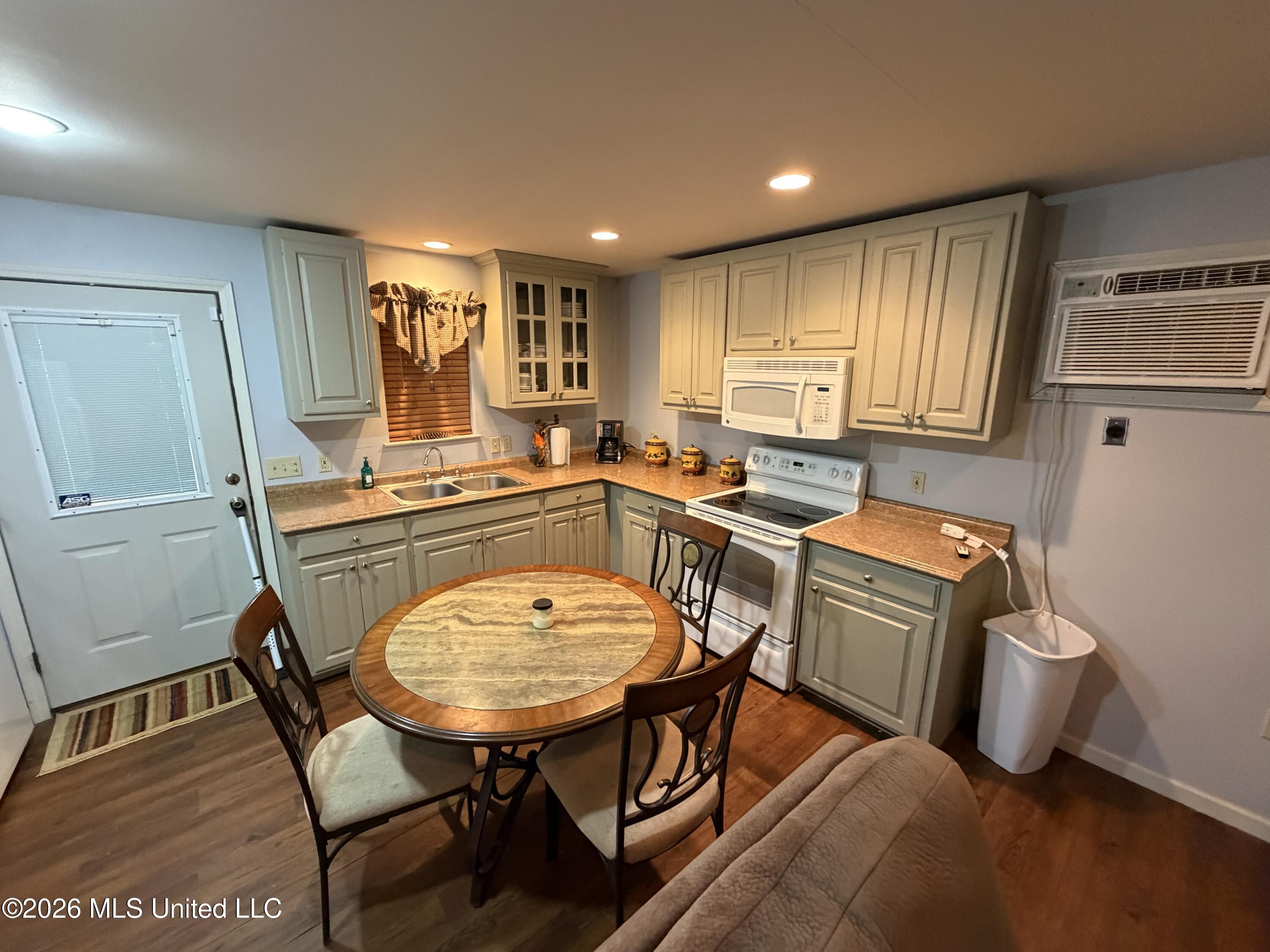 5582 White Apple Road Property Photo 64