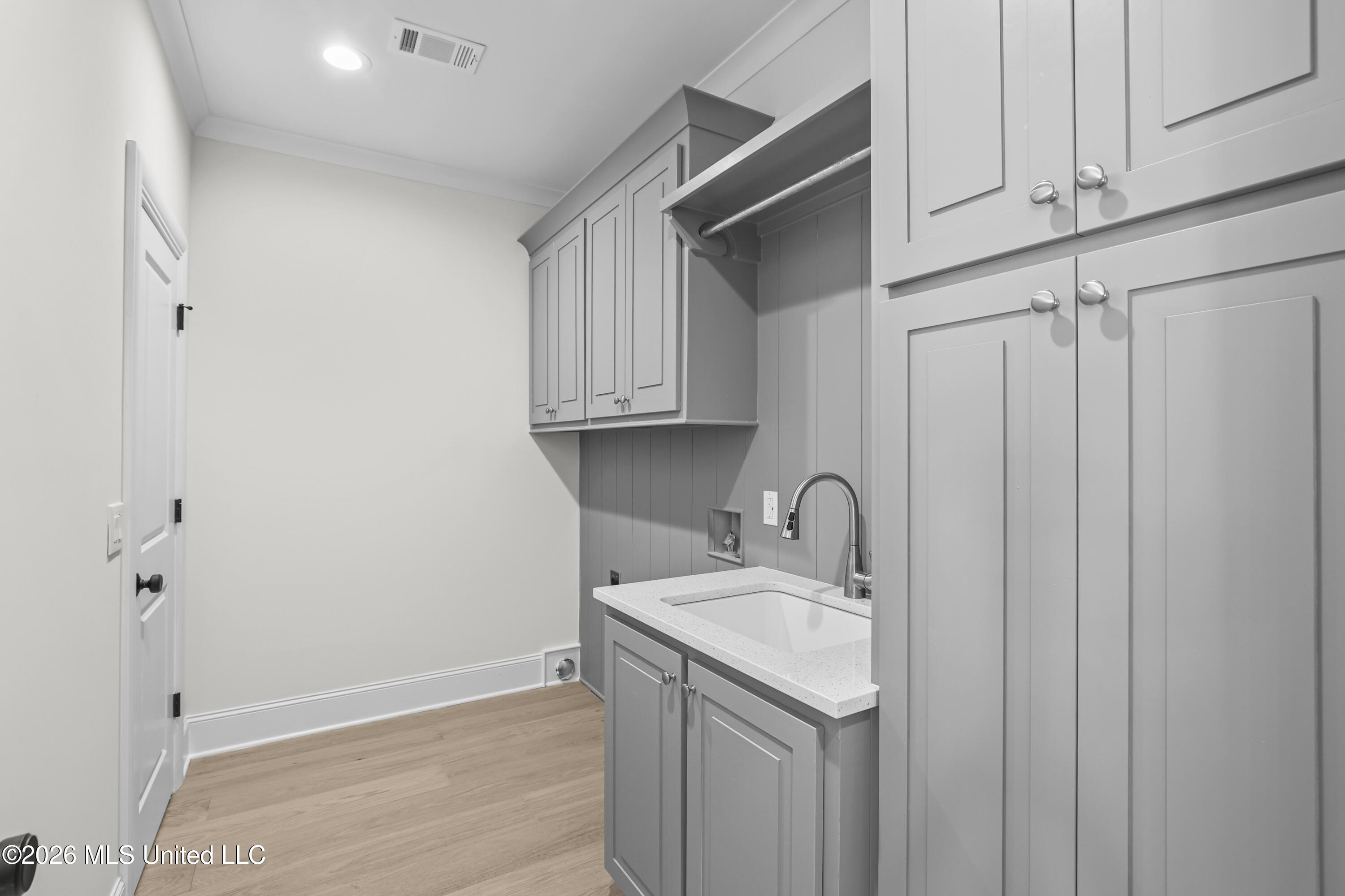 406 Erickson Lane Property Photo 12