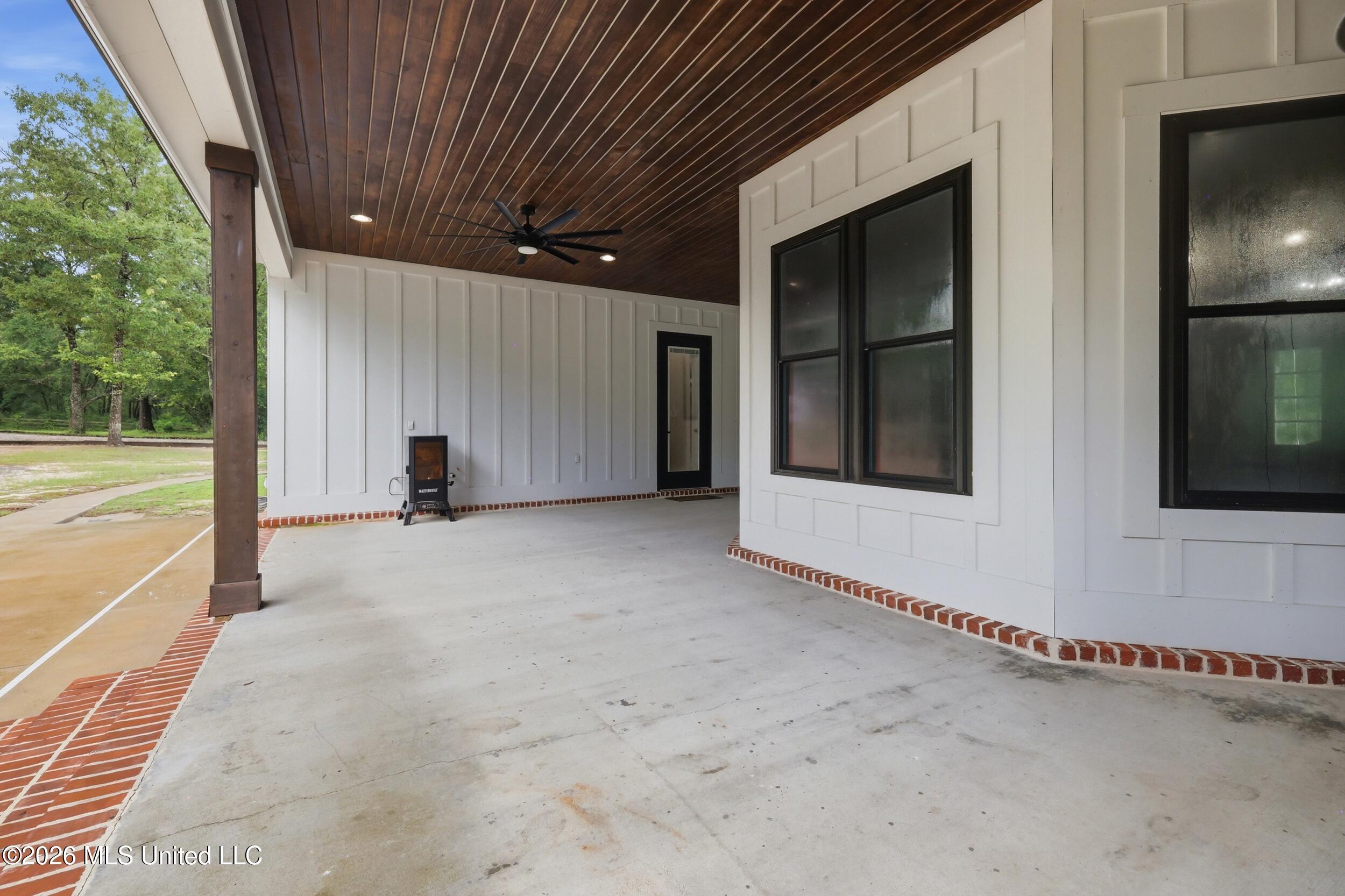 16724 W Spring Lake Drive Property Photo 55