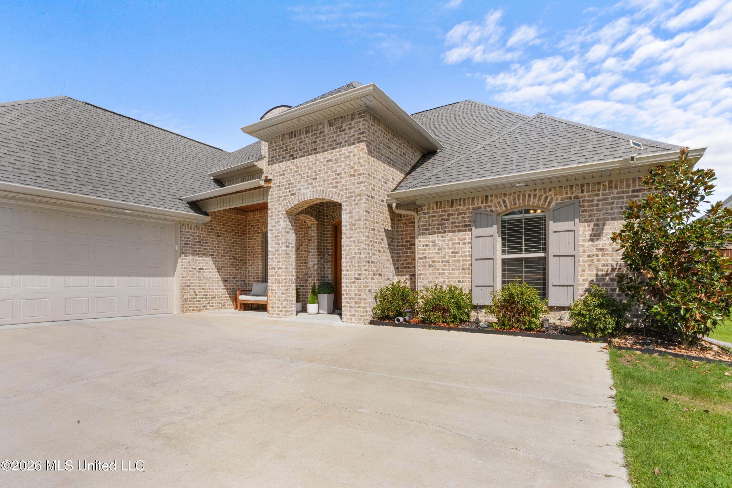 1254 Old Ct Crossing Property Photo 2