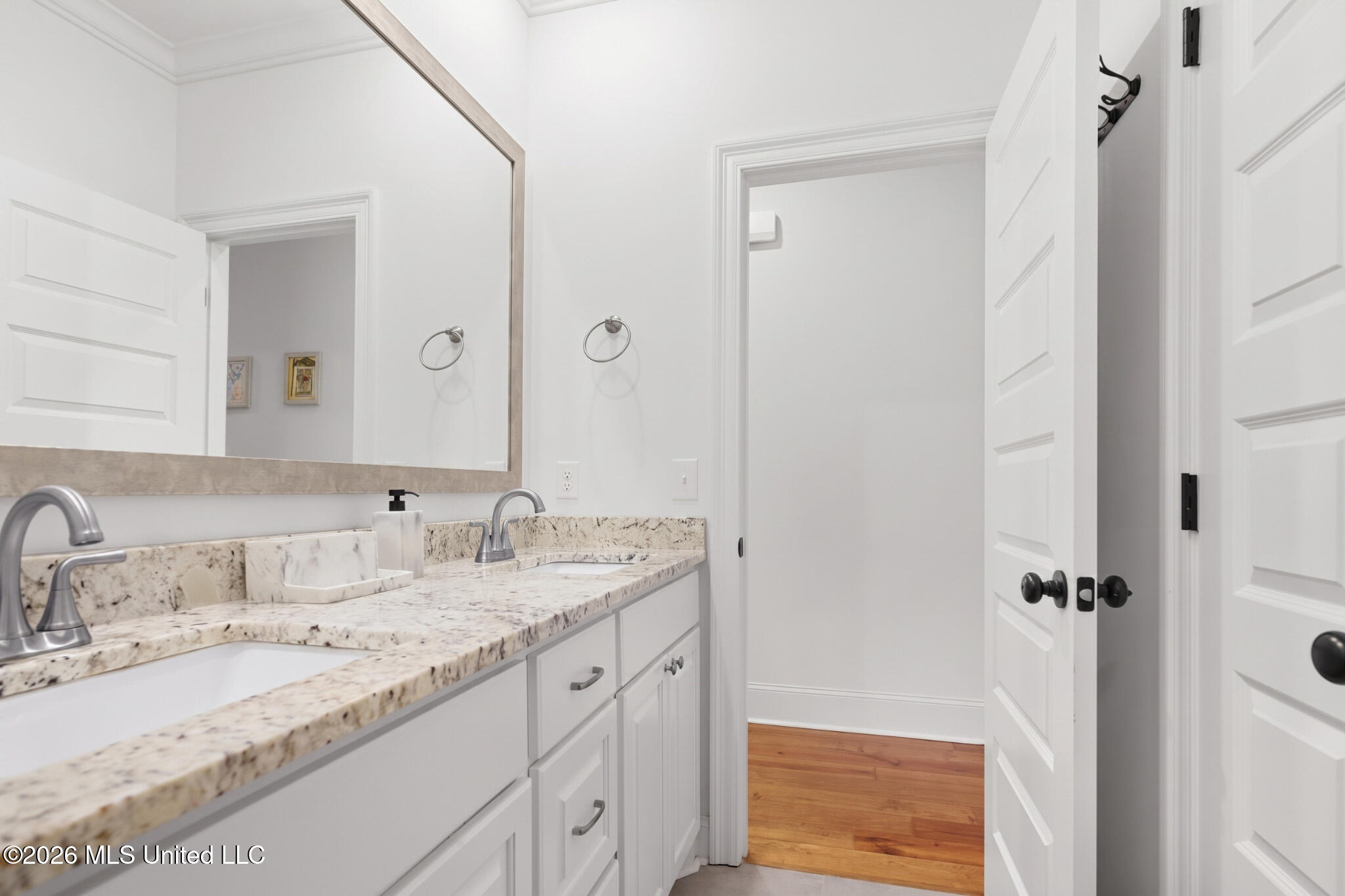 1254 Old Ct Crossing Property Photo 11