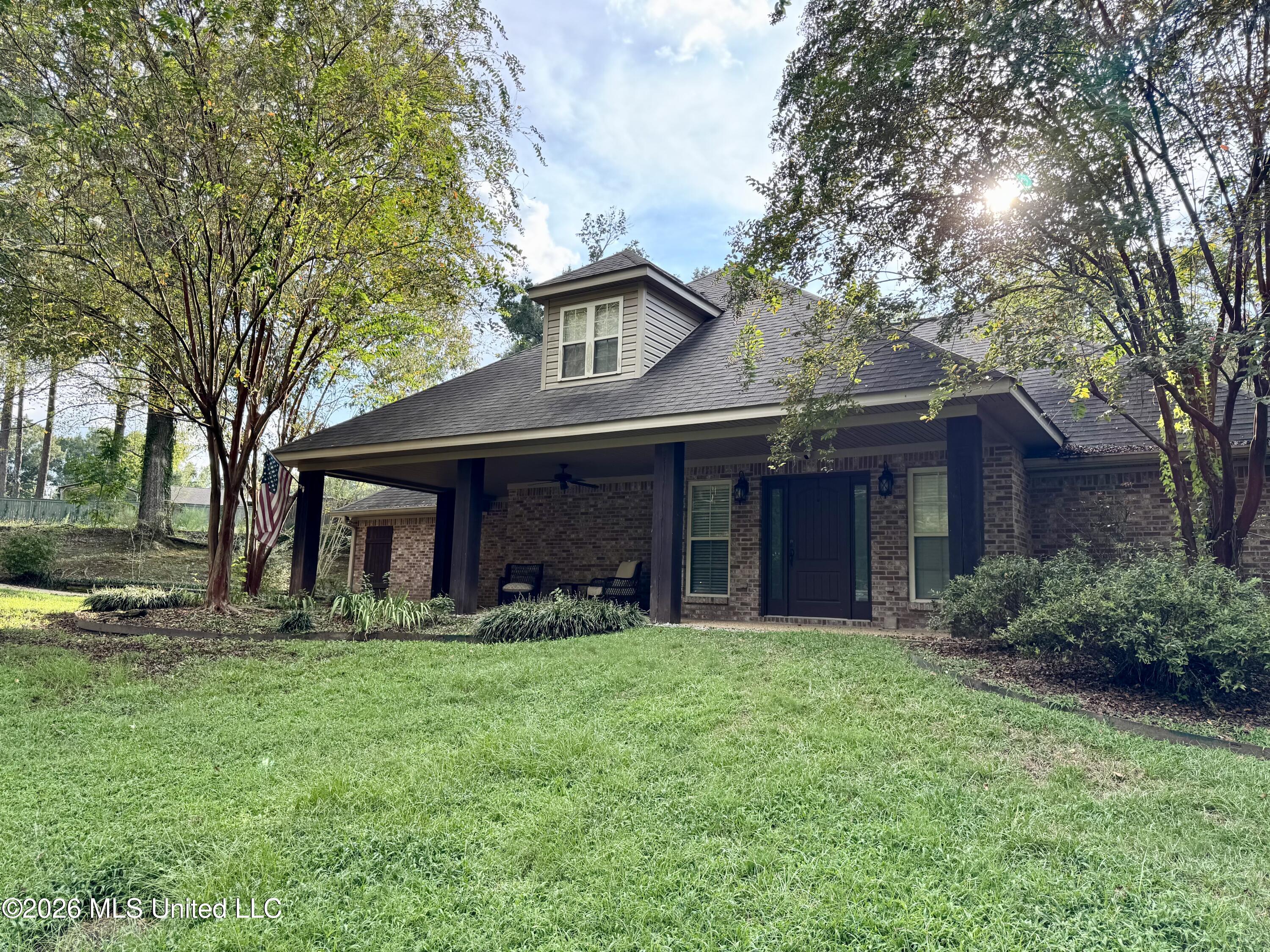 105 Walnut Circle Property Photo 1